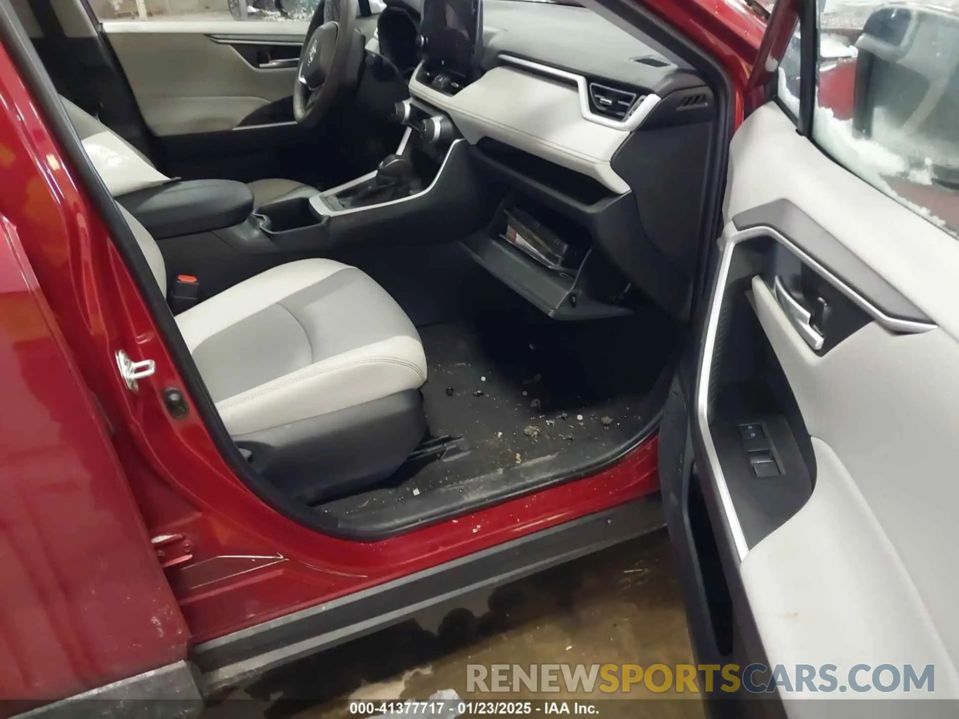 5 fotografías del automóvil dañado 2T3A1RFV5PW399342 TOYOTA RAV4 2023