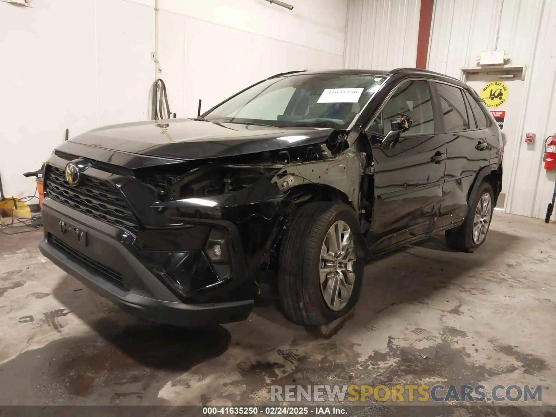 2 fotografías del automóvil dañado 2T3A1RFV6PC392062 TOYOTA RAV4 2023