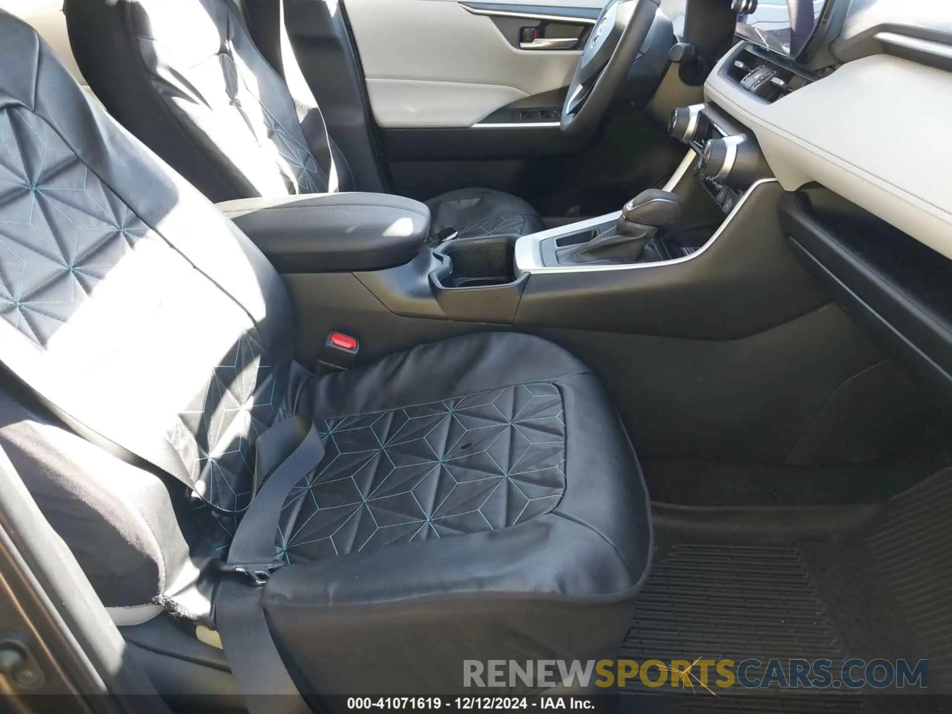 5 fotografías del automóvil dañado 2T3C1RFV0PC243428 TOYOTA RAV4 2023