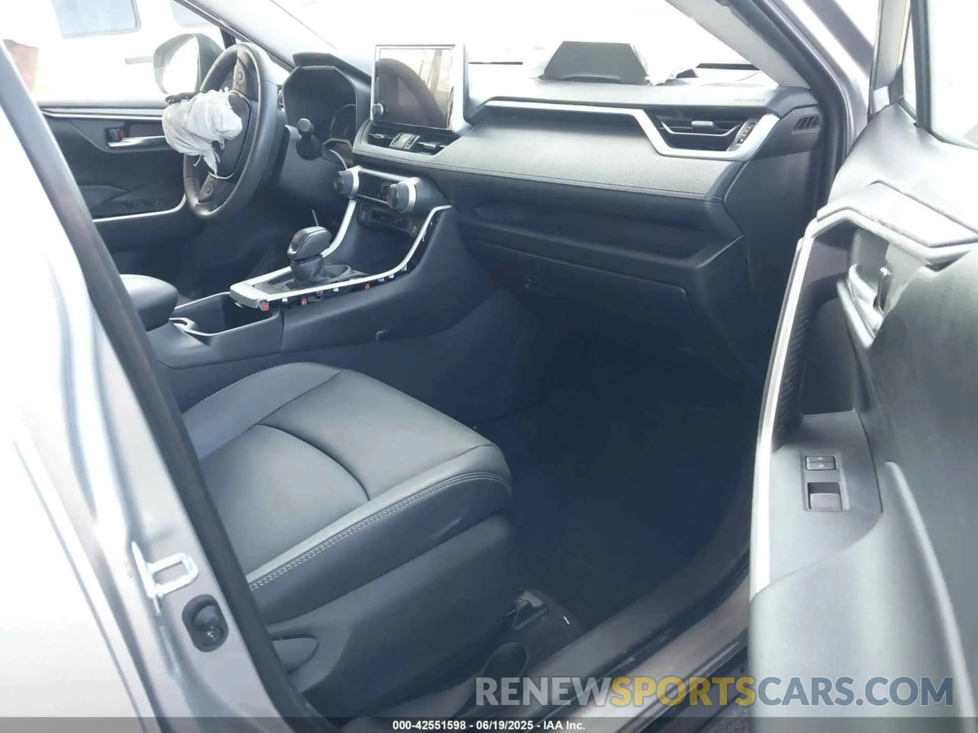 5 fotografías del automóvil dañado 2T3C1RFV0PW298704 TOYOTA RAV4 2023