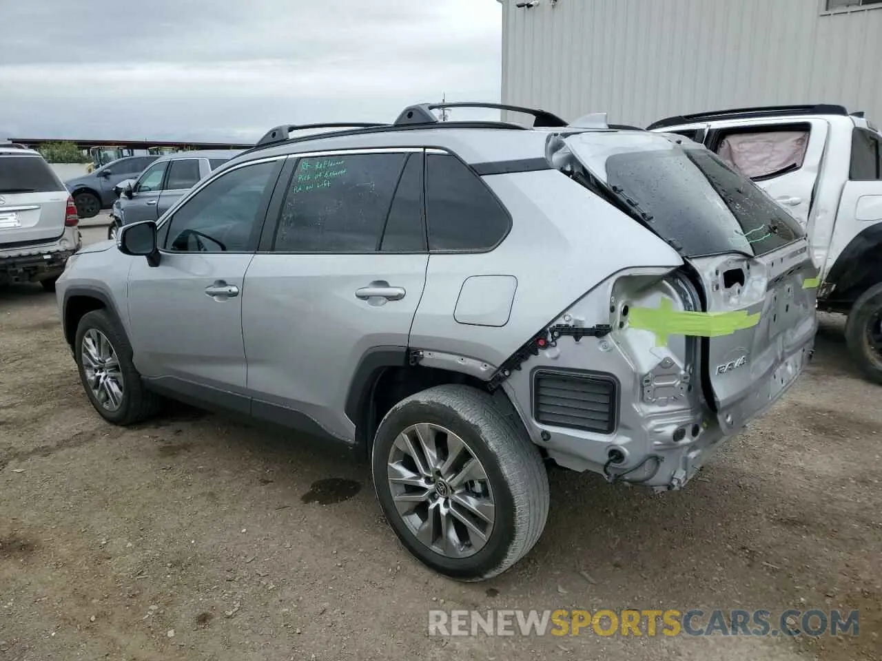 2 fotografías del automóvil dañado 2T3C1RFV2PW274162 TOYOTA RAV4 2023