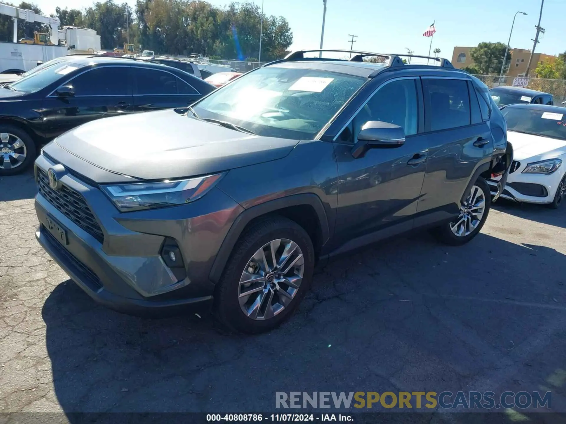 2 fotografías del automóvil dañado 2T3C1RFV3PC230978 TOYOTA RAV4 2023