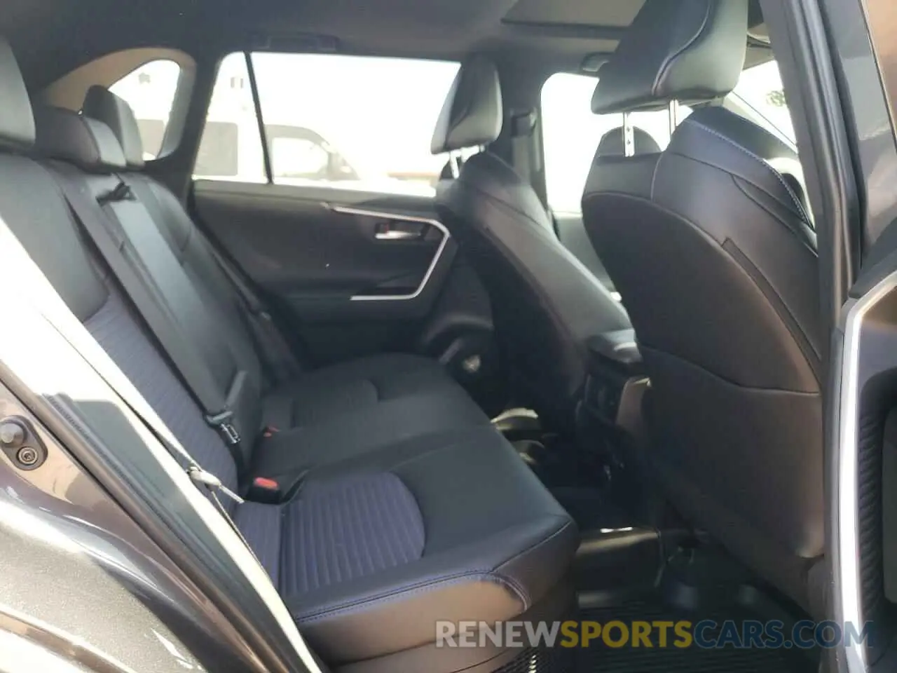 10 fotografías del automóvil dañado 2T3E6RFV3PW039800 TOYOTA RAV4 2023