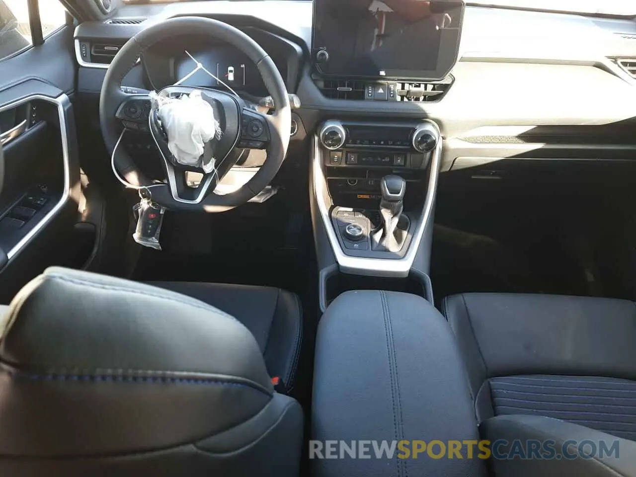 8 fotografías del automóvil dañado 2T3E6RFV4PW039496 TOYOTA RAV4 2023