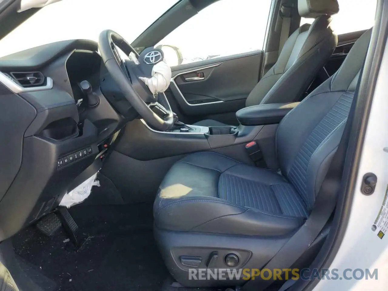 7 fotografías del automóvil dañado 2T3E6RFV8PW039470 TOYOTA RAV4 2023