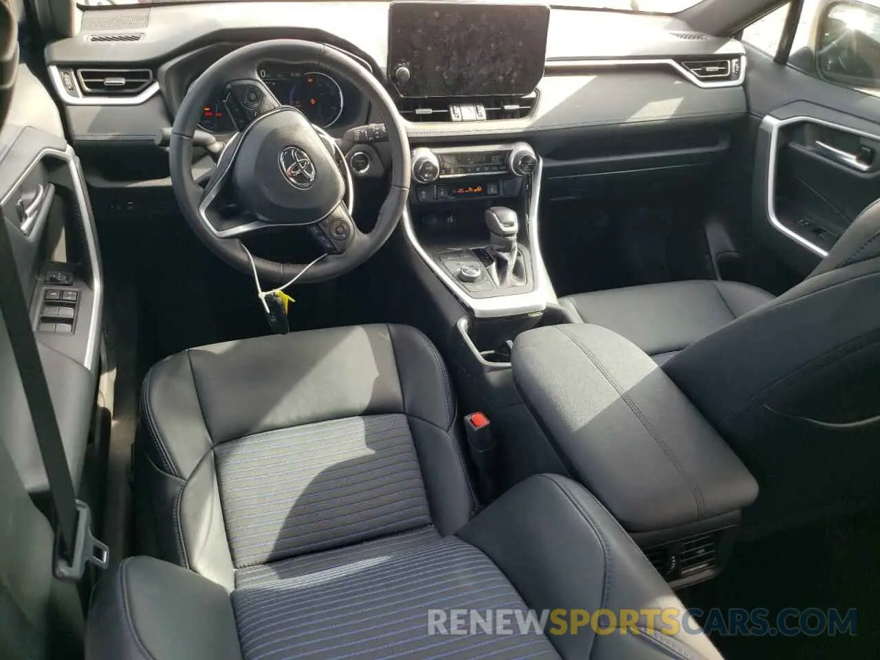 8 fotografías del automóvil dañado 2T3E6RFVXPW046176 TOYOTA RAV4 2023