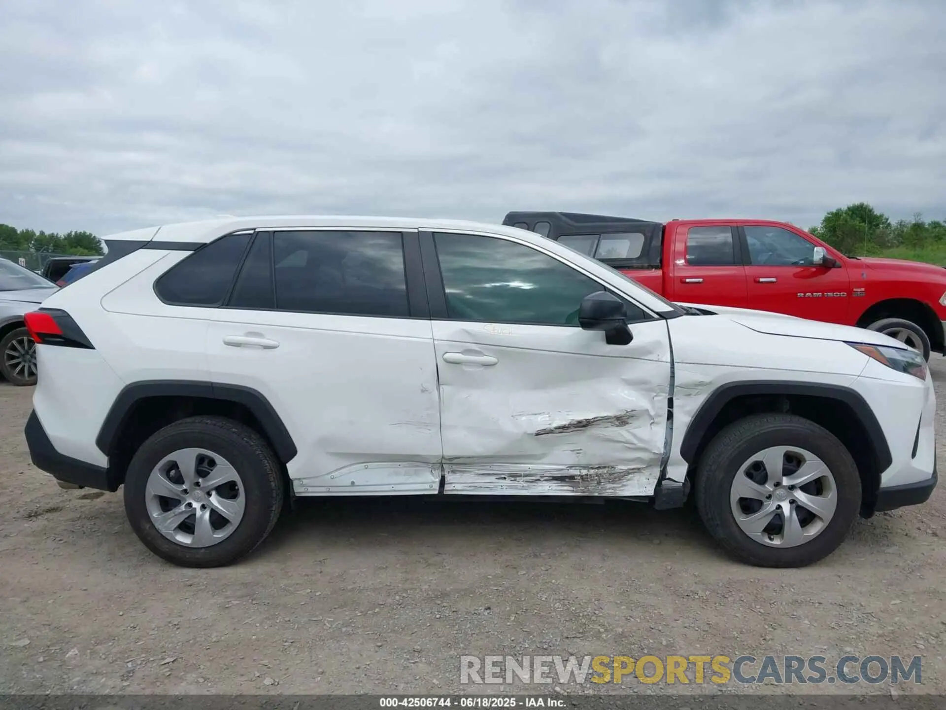 14 fotografías del automóvil dañado 2T3F1RFV1PW350337 TOYOTA RAV4 2023