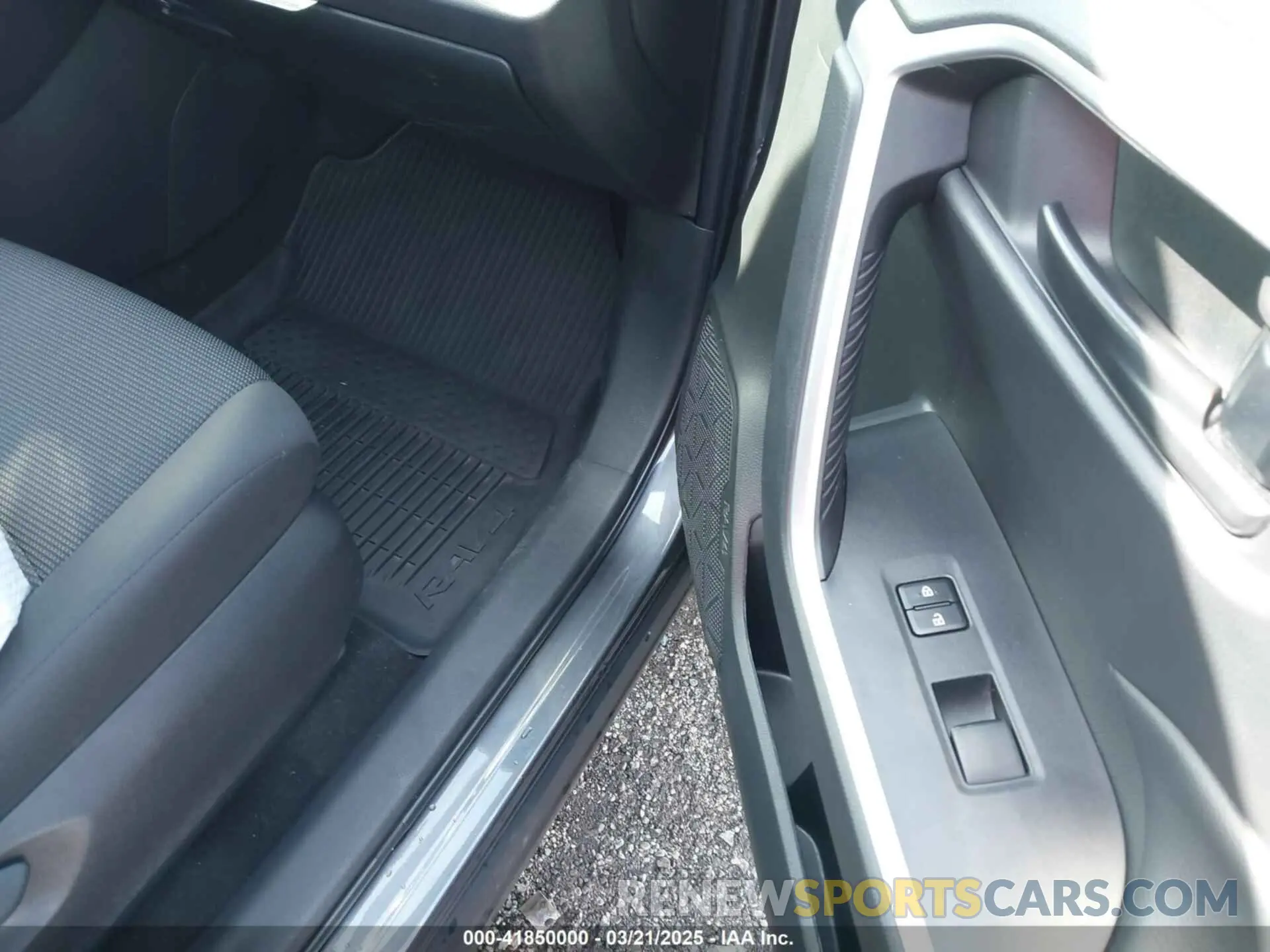 5 fotografías del automóvil dañado 2T3F1RFV5PC348446 TOYOTA RAV4 2023
