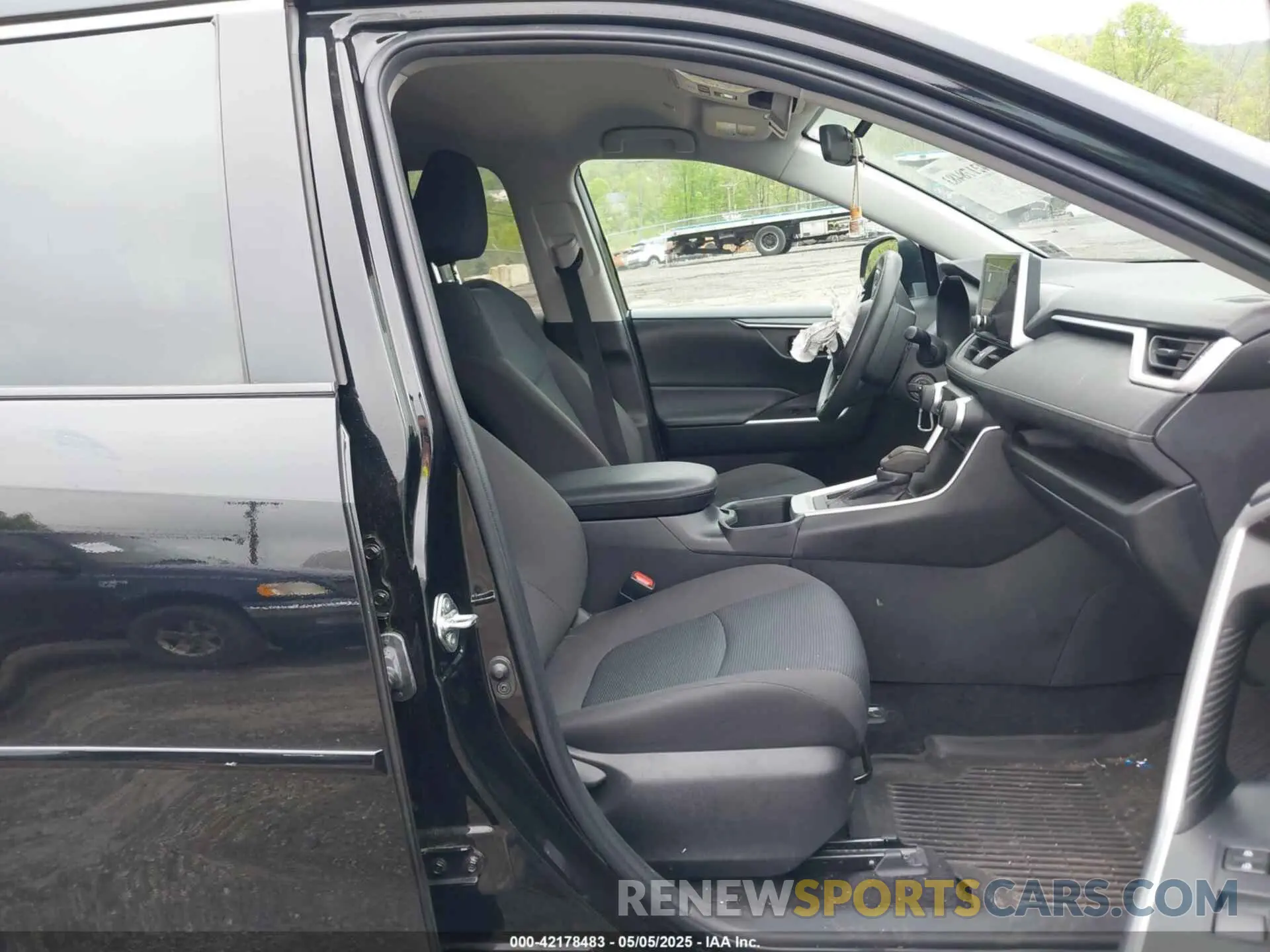5 fotografías del automóvil dañado 2T3G1RFV4PC338740 TOYOTA RAV4 2023