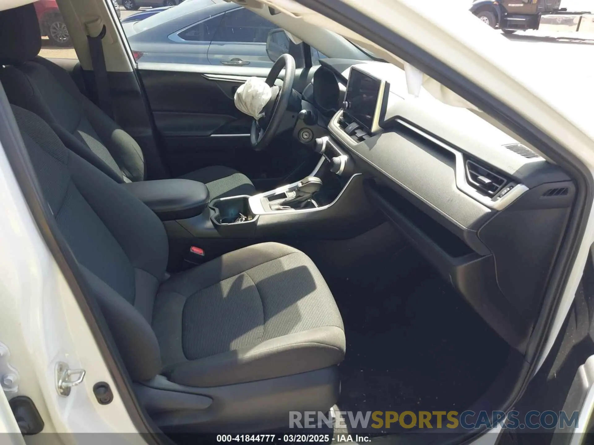 5 fotografías del automóvil dañado 2T3H1RFV6PC214859 TOYOTA RAV4 2023