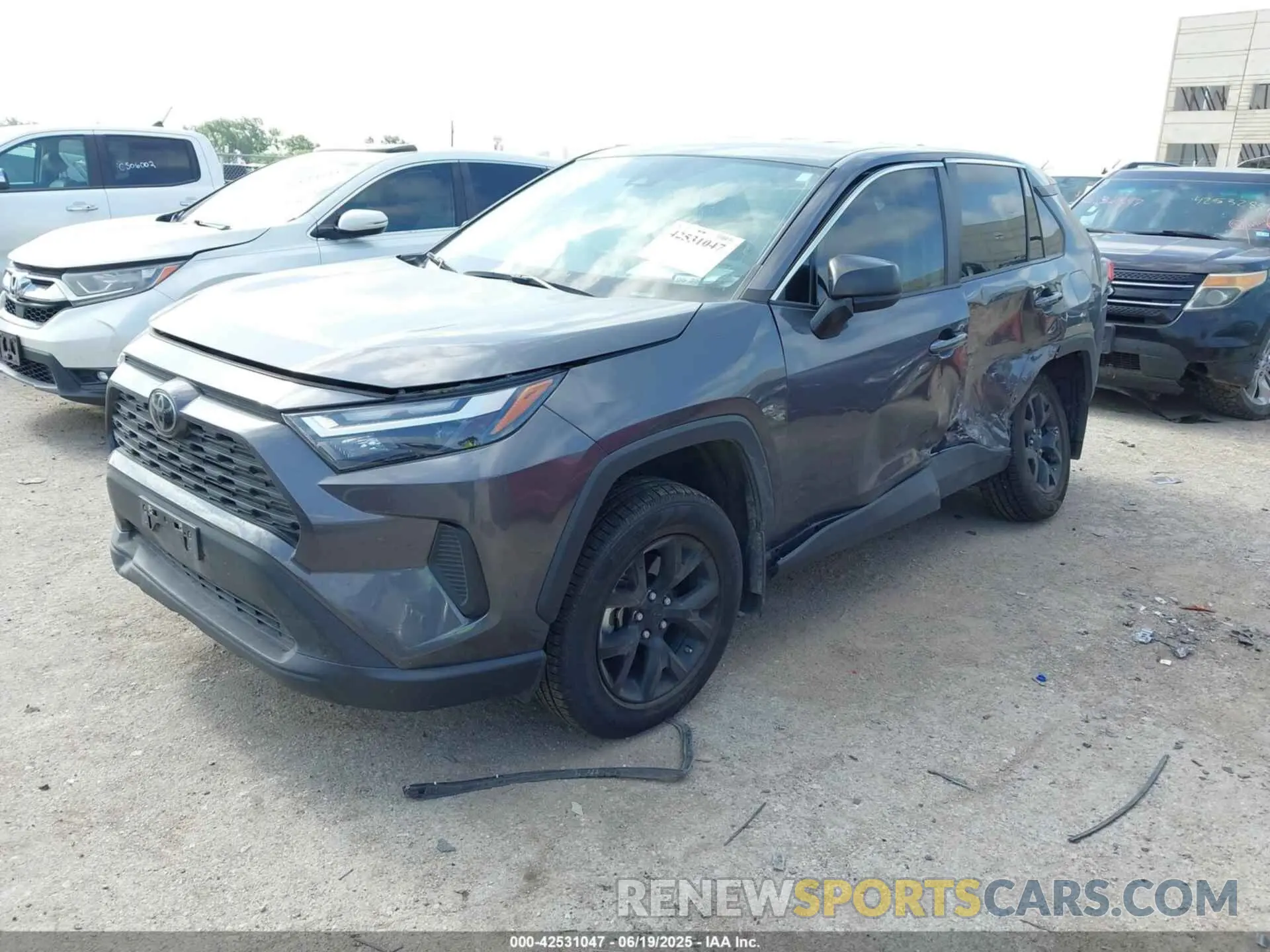 2 fotografías del automóvil dañado 2T3H1RFV9PW264489 TOYOTA RAV4 2023