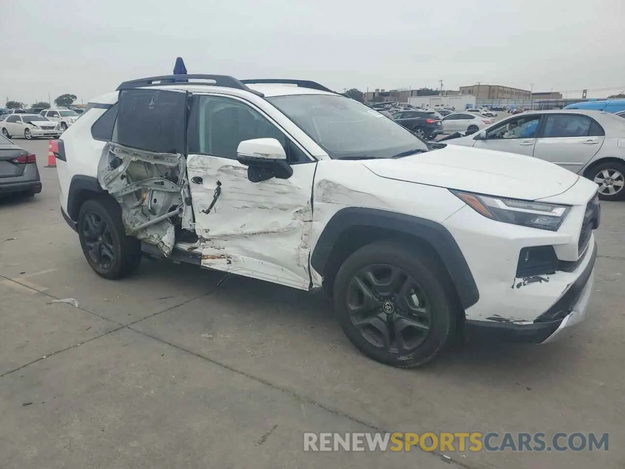 4 fotografías del automóvil dañado 2T3J1RFV3PW363942 TOYOTA RAV4 2023