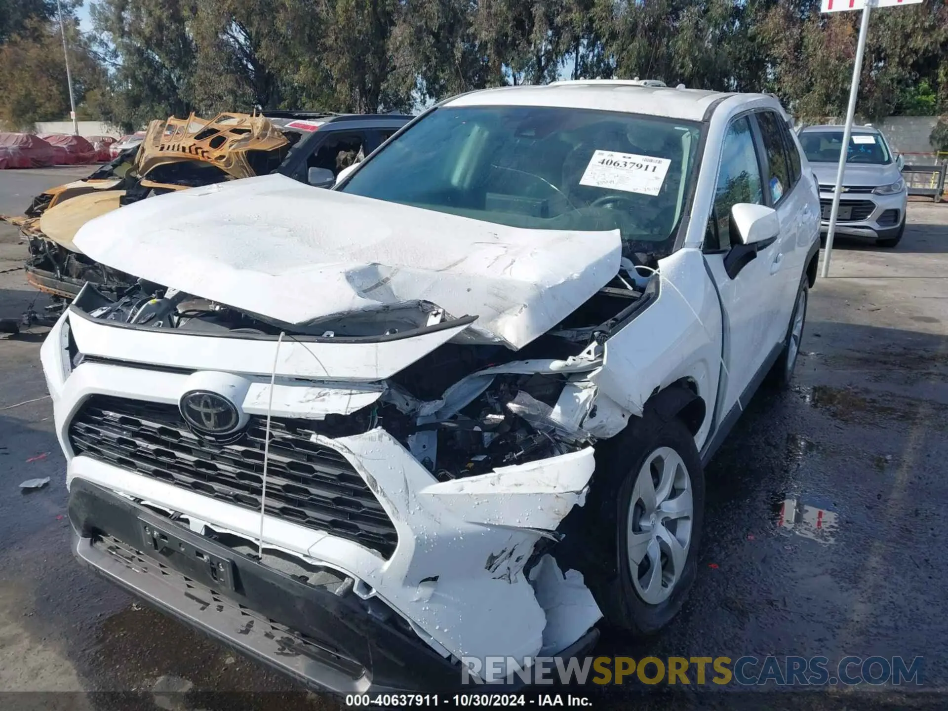 2 fotografías del automóvil dañado 2T3K1RFV0PW259235 TOYOTA RAV4 2023