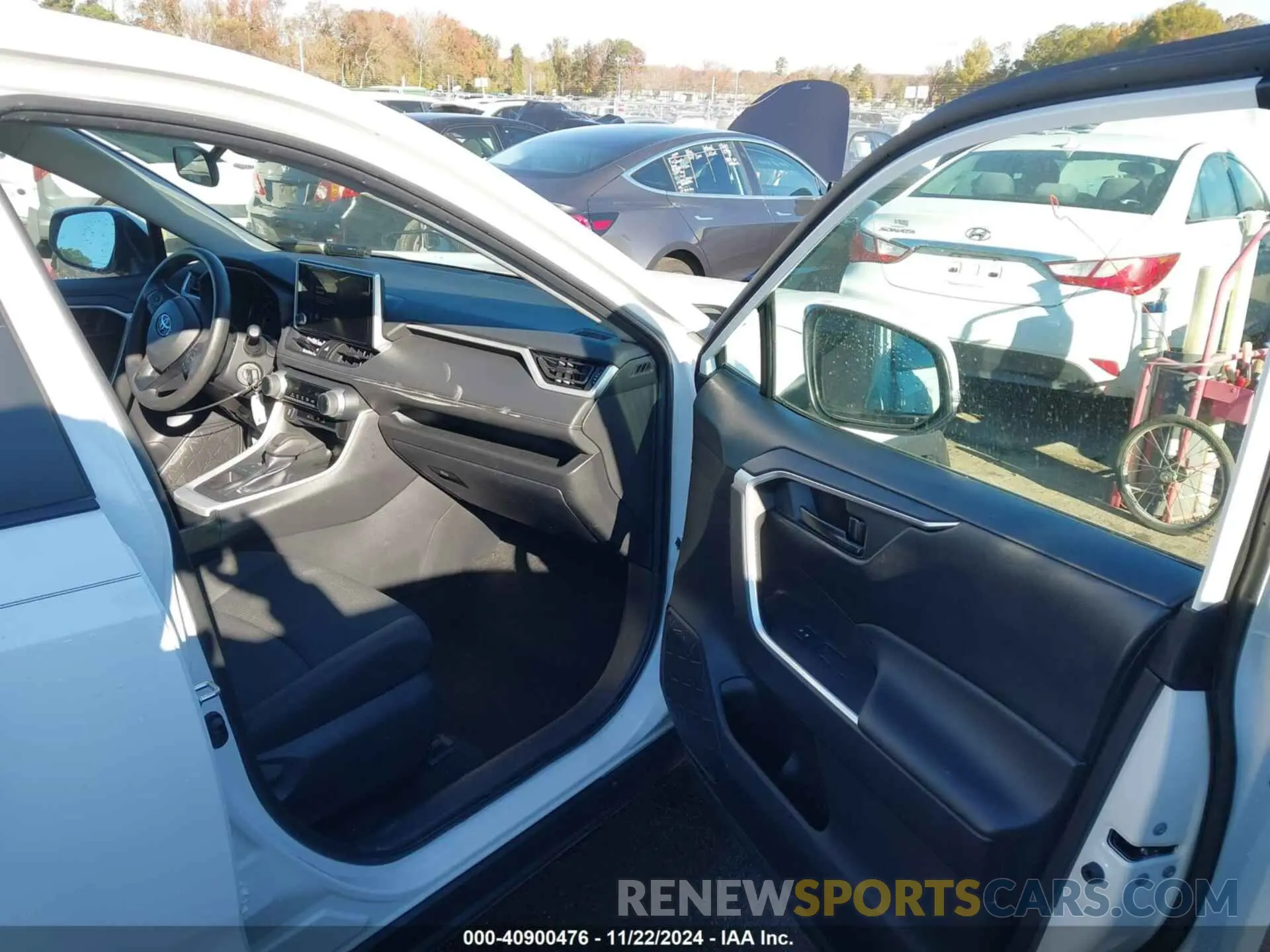 5 fotografías del automóvil dañado 2T3K1RFV9PC220564 TOYOTA RAV4 2023