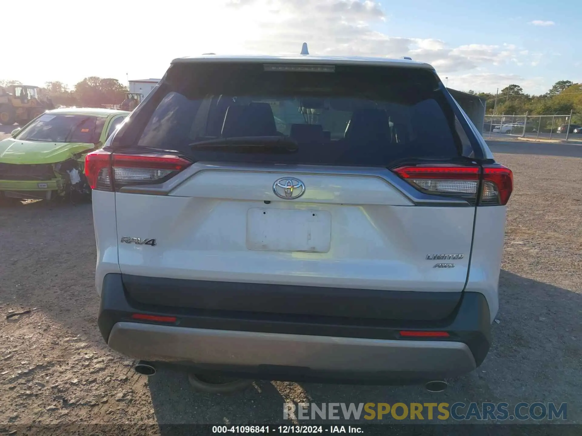 15 fotografías del automóvil dañado 2T3N1RFV7PW343095 TOYOTA RAV4 2023