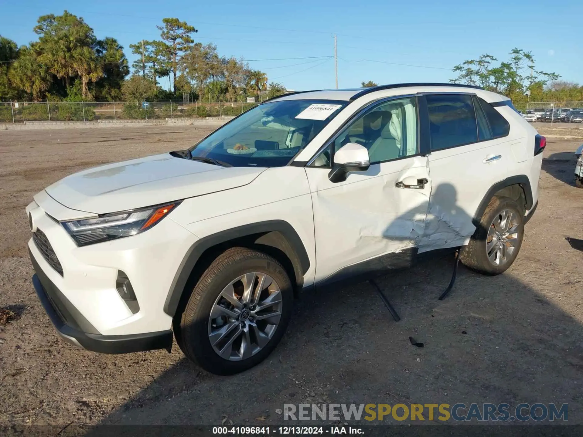 2 fotografías del automóvil dañado 2T3N1RFV7PW343095 TOYOTA RAV4 2023