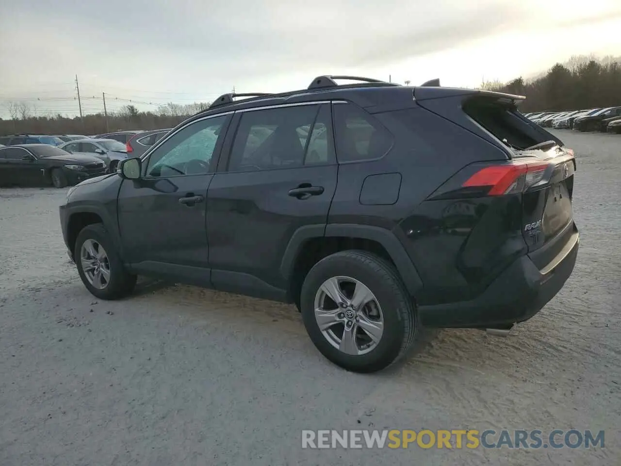 2 fotografías del automóvil dañado 2T3P1RFV1PW337284 TOYOTA RAV4 2023