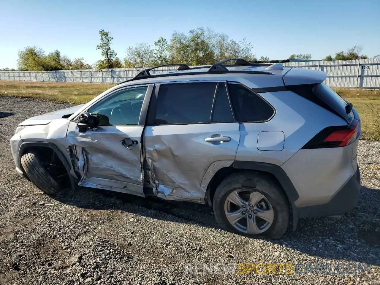 2 fotografías del automóvil dañado 2T3P1RFV1PW394519 TOYOTA RAV4 2023