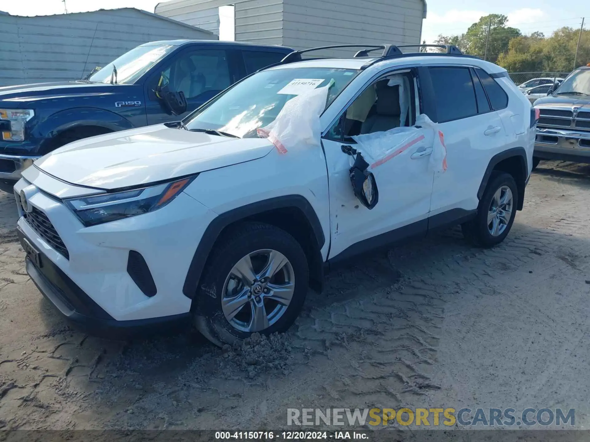 2 fotografías del automóvil dañado 2T3P1RFV2PC349249 TOYOTA RAV4 2023