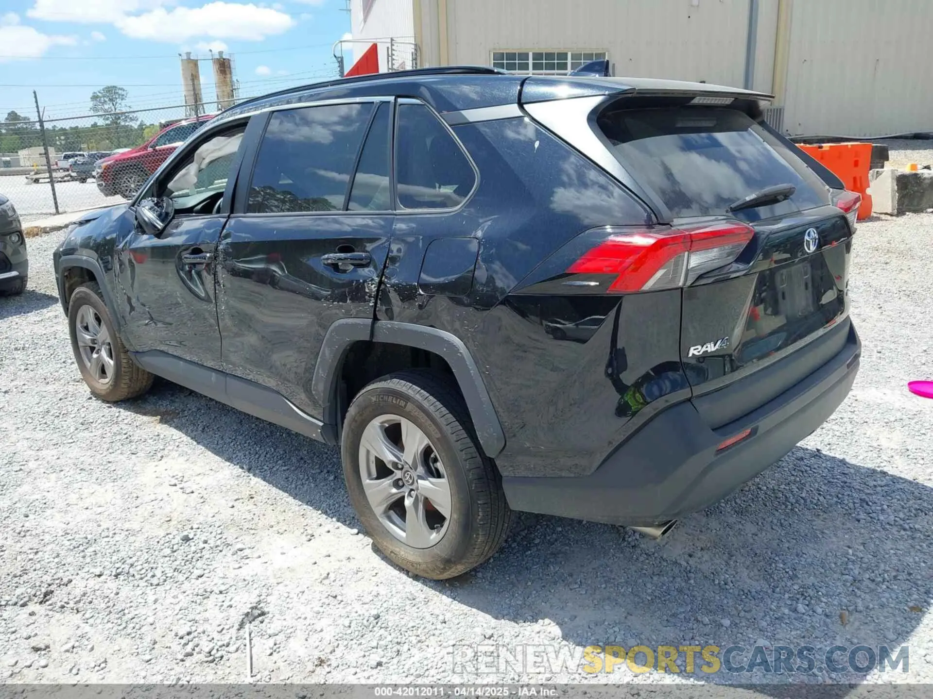 3 fotografías del automóvil dañado 2T3P1RFV5PW365363 TOYOTA RAV4 2023
