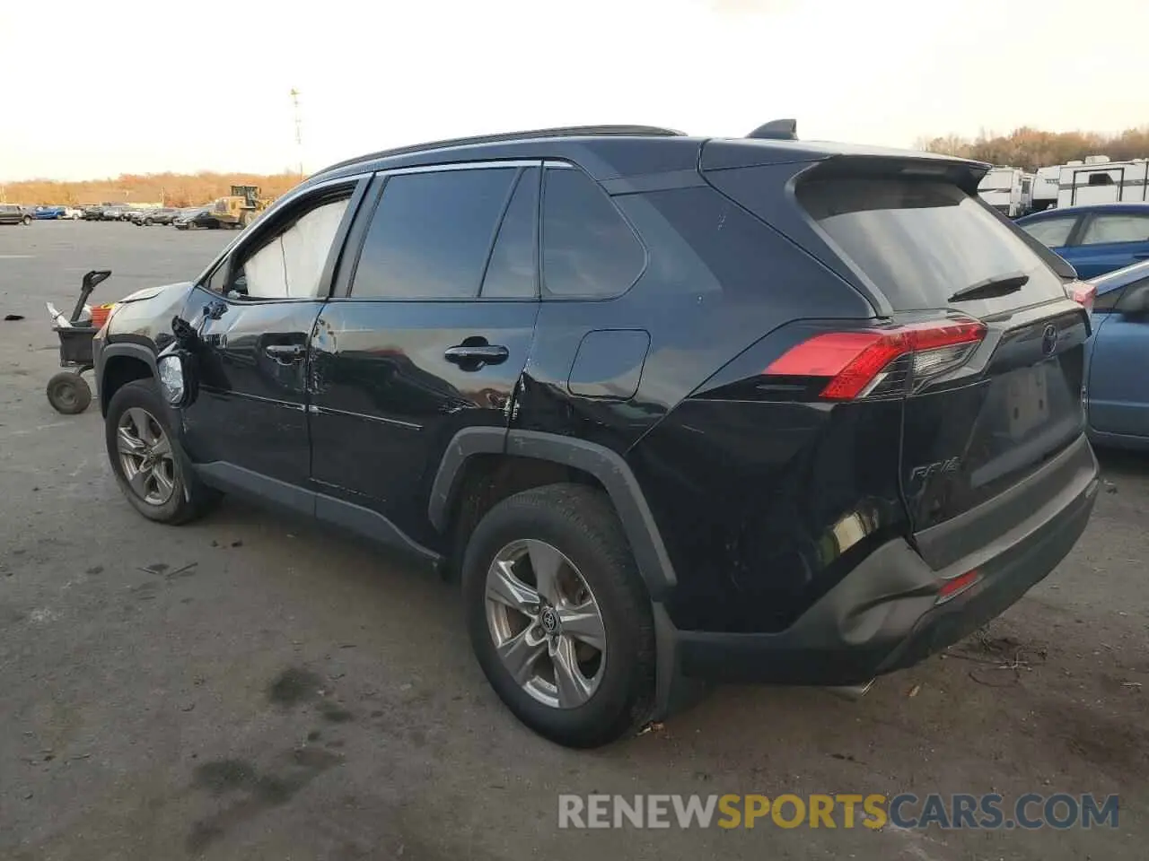 2 fotografías del automóvil dañado 2T3P1RFV6PC369844 TOYOTA RAV4 2023