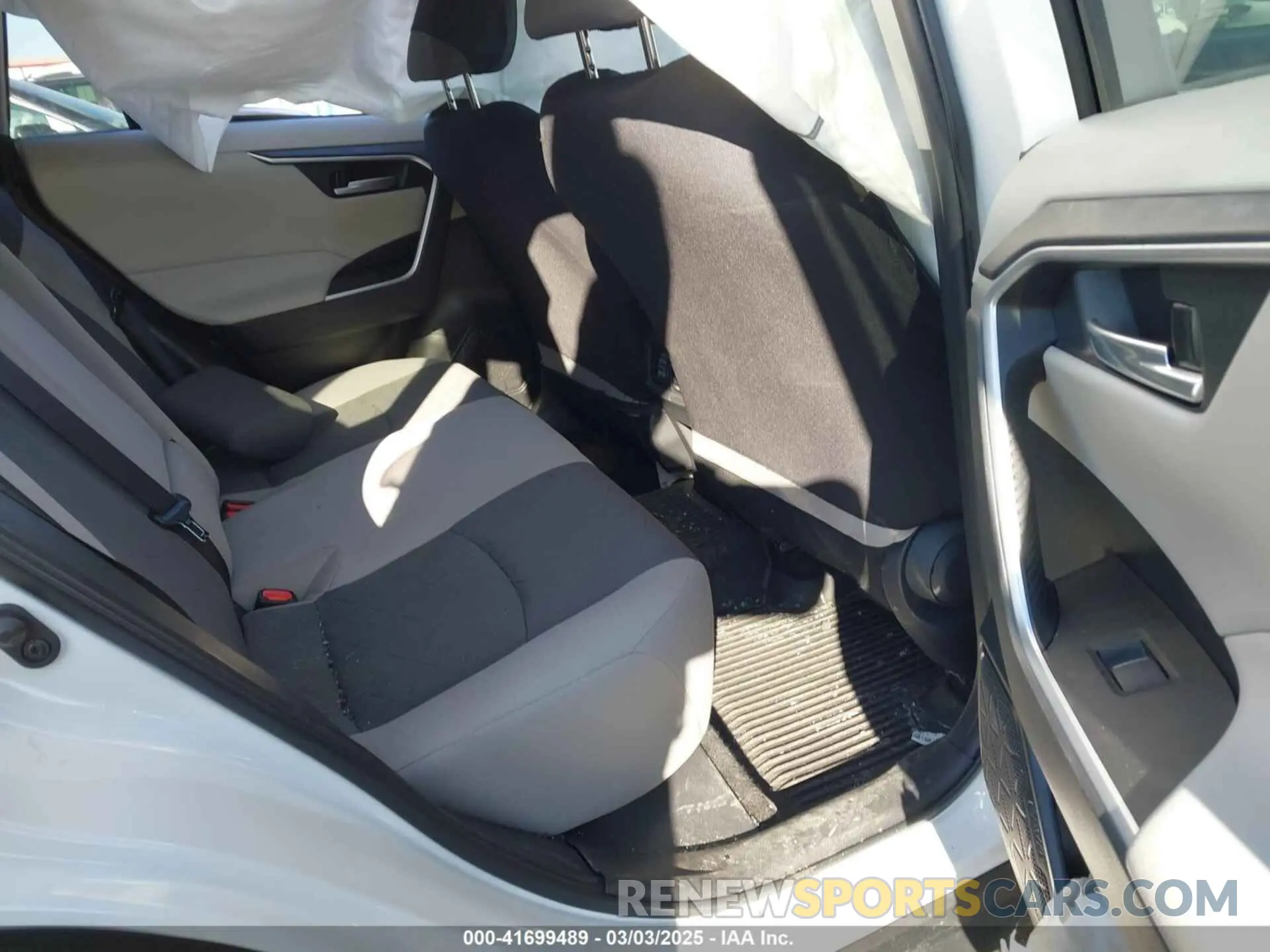8 fotografías del automóvil dañado 2T3P1RFV6PC380620 TOYOTA RAV4 2023