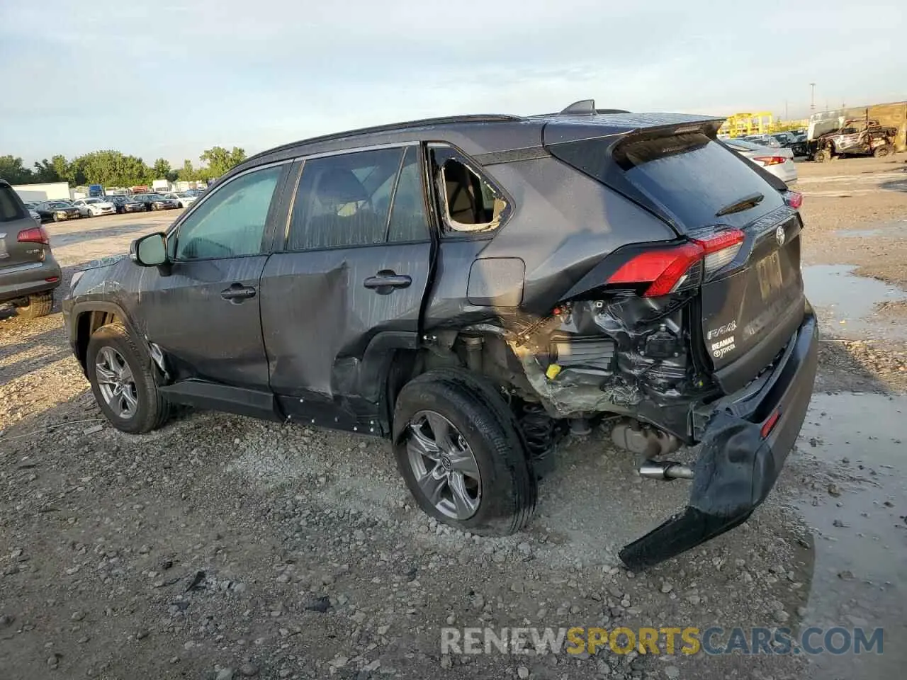 2 fotografías del automóvil dañado 2T3P1RFV6PW403702 TOYOTA RAV4 2023