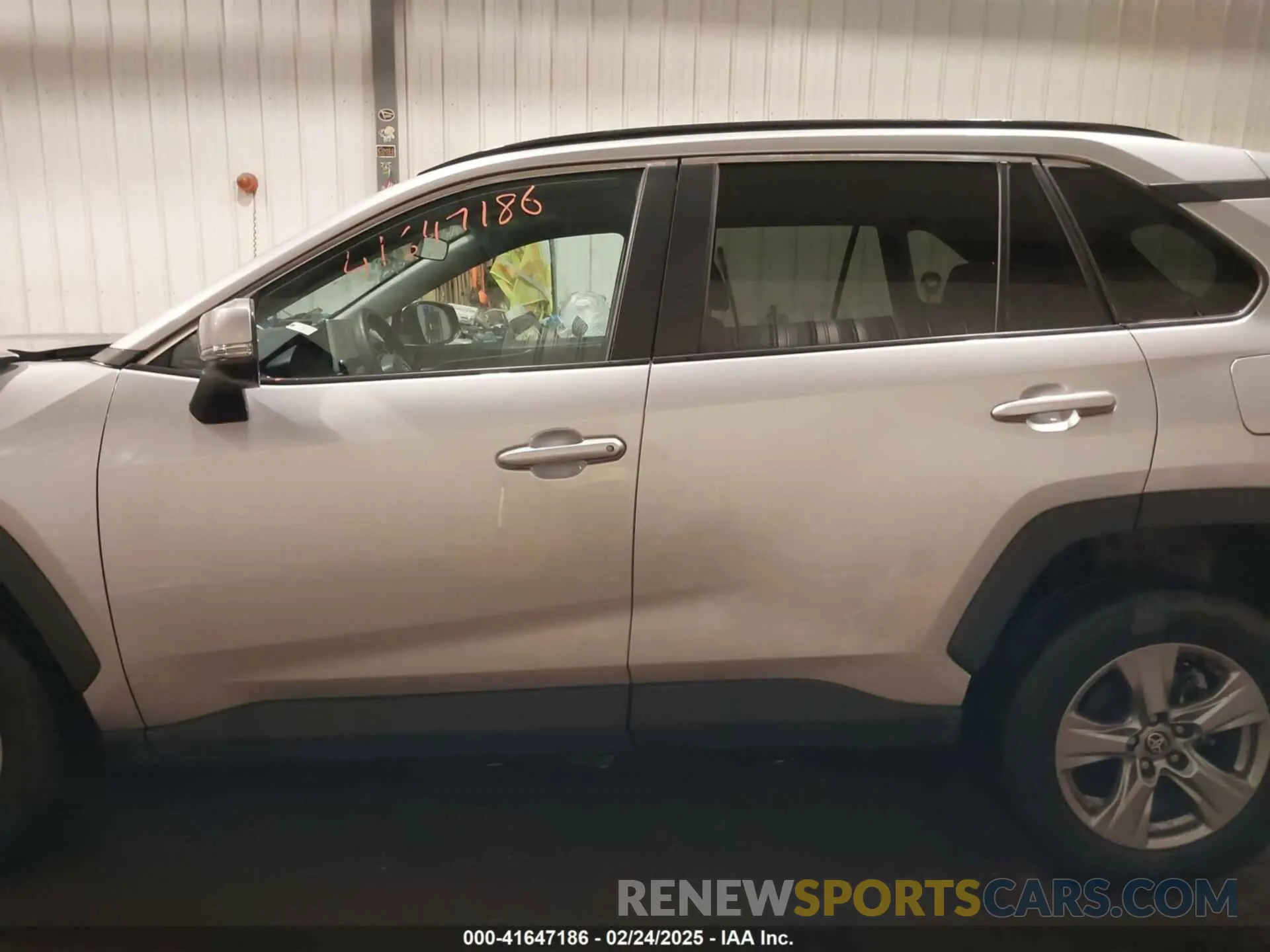 15 fotografías del automóvil dañado 2T3P1RFV9PC327717 TOYOTA RAV4 2023