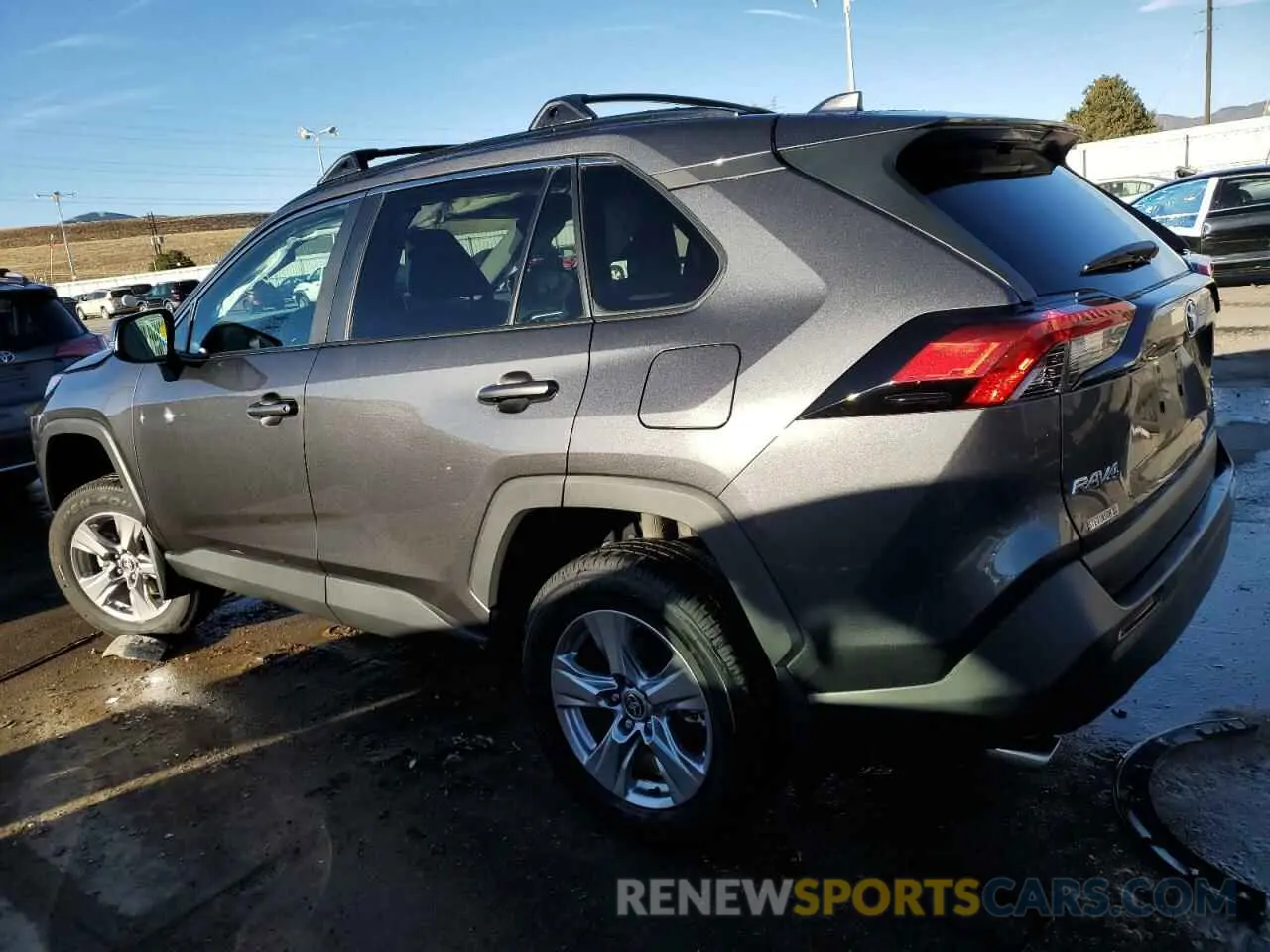 2 fotografías del automóvil dañado 2T3P1RFV9PC358627 TOYOTA RAV4 2023