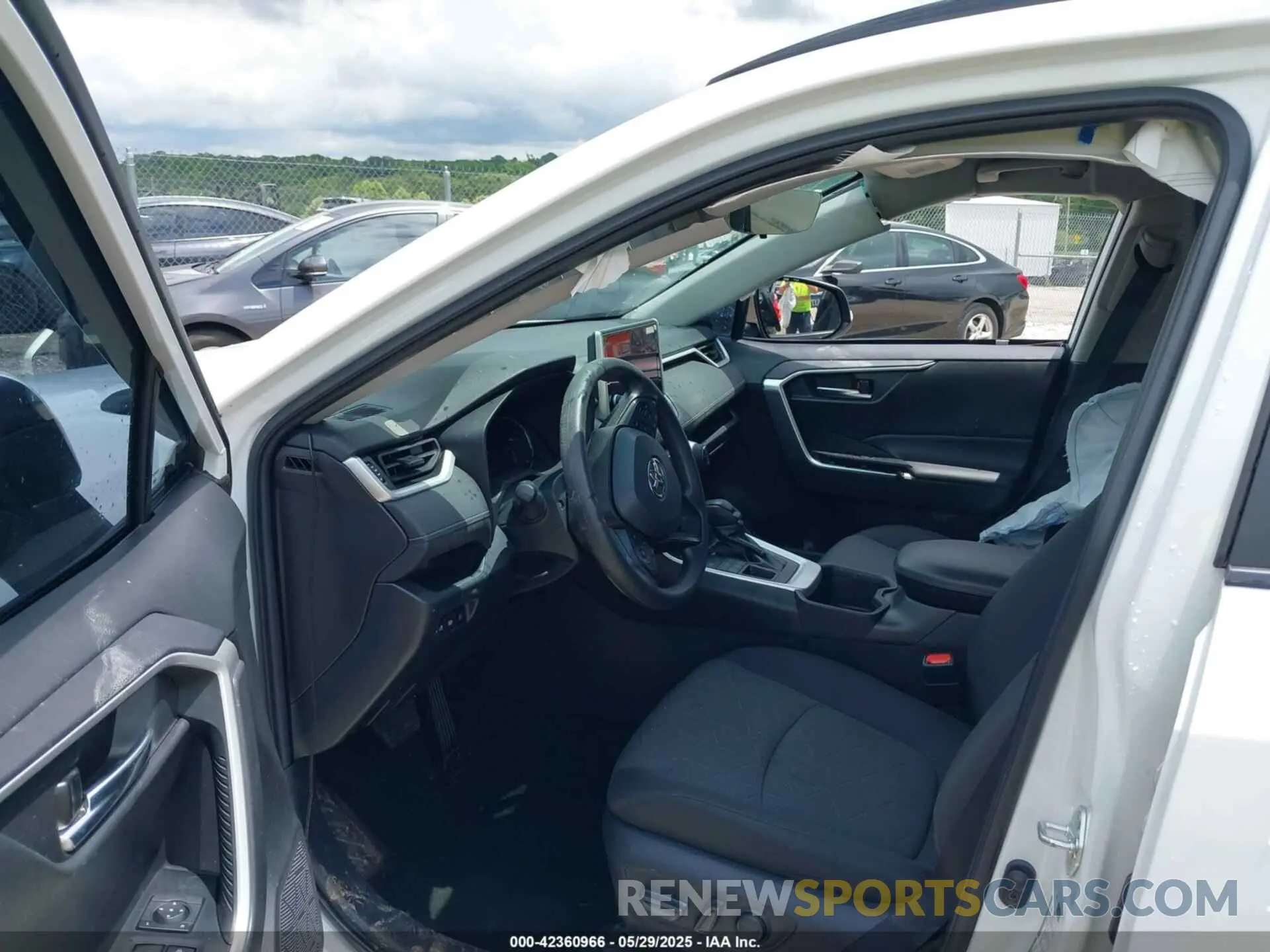 5 fotografías del automóvil dañado 2T3P1RFVXPW356030 TOYOTA RAV4 2023