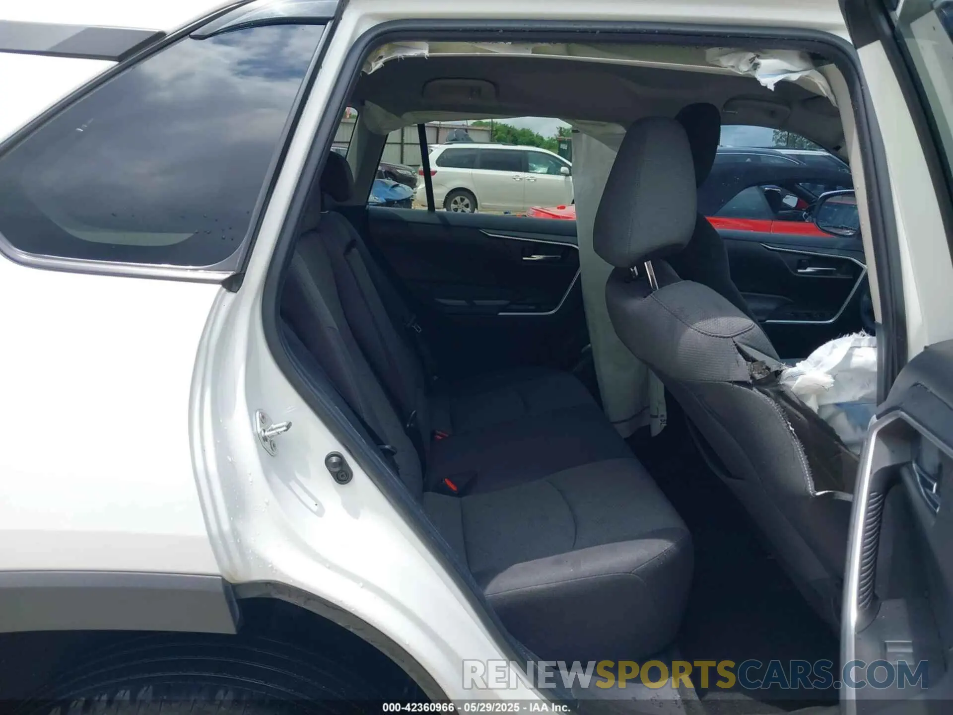 8 fotografías del automóvil dañado 2T3P1RFVXPW356030 TOYOTA RAV4 2023