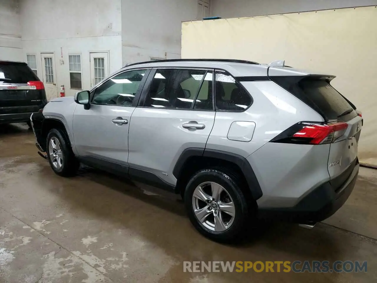 2 fotografías del automóvil dañado 2T3RWRFV9PW172787 TOYOTA RAV4 2023