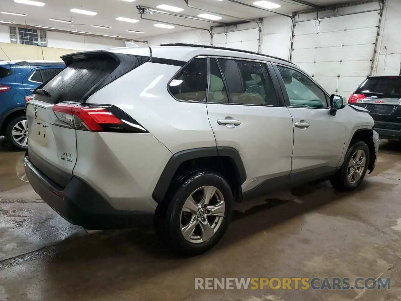 3 fotografías del automóvil dañado 2T3RWRFV9PW172787 TOYOTA RAV4 2023