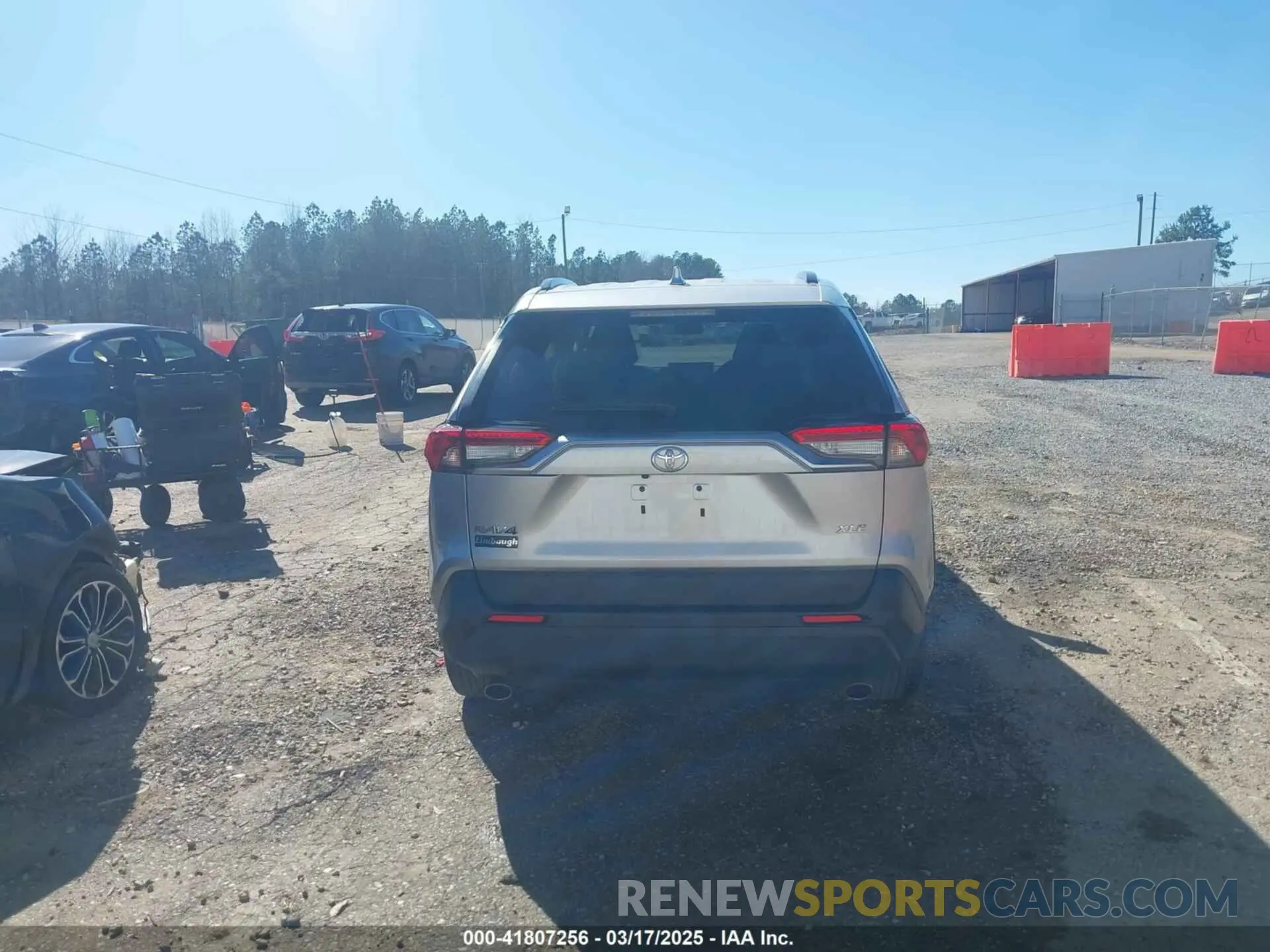 17 fotografías del automóvil dañado 2T3W1RFV1PC251213 TOYOTA RAV4 2023