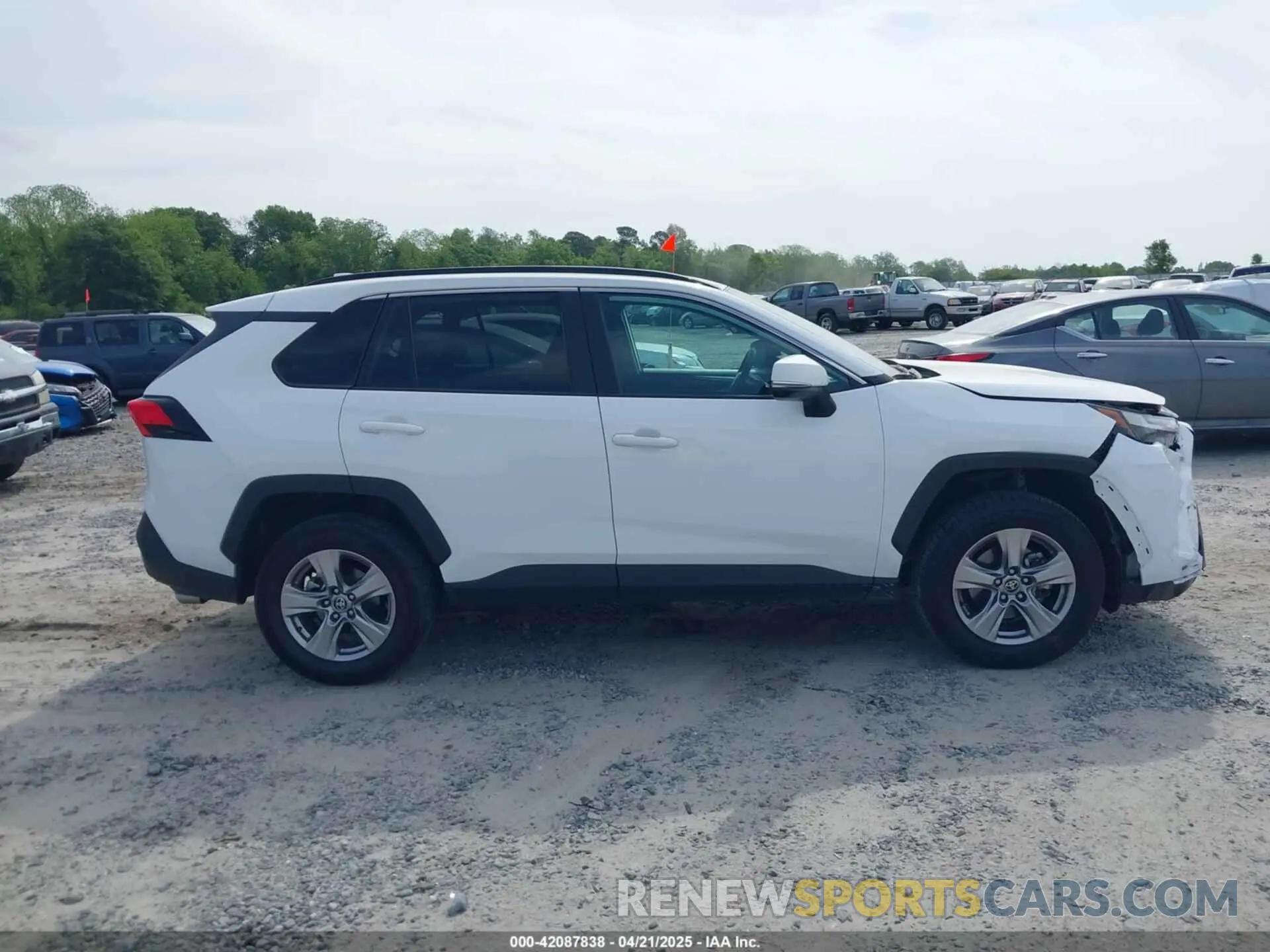 13 fotografías del automóvil dañado 2T3W1RFV4PW271681 TOYOTA RAV4 2023