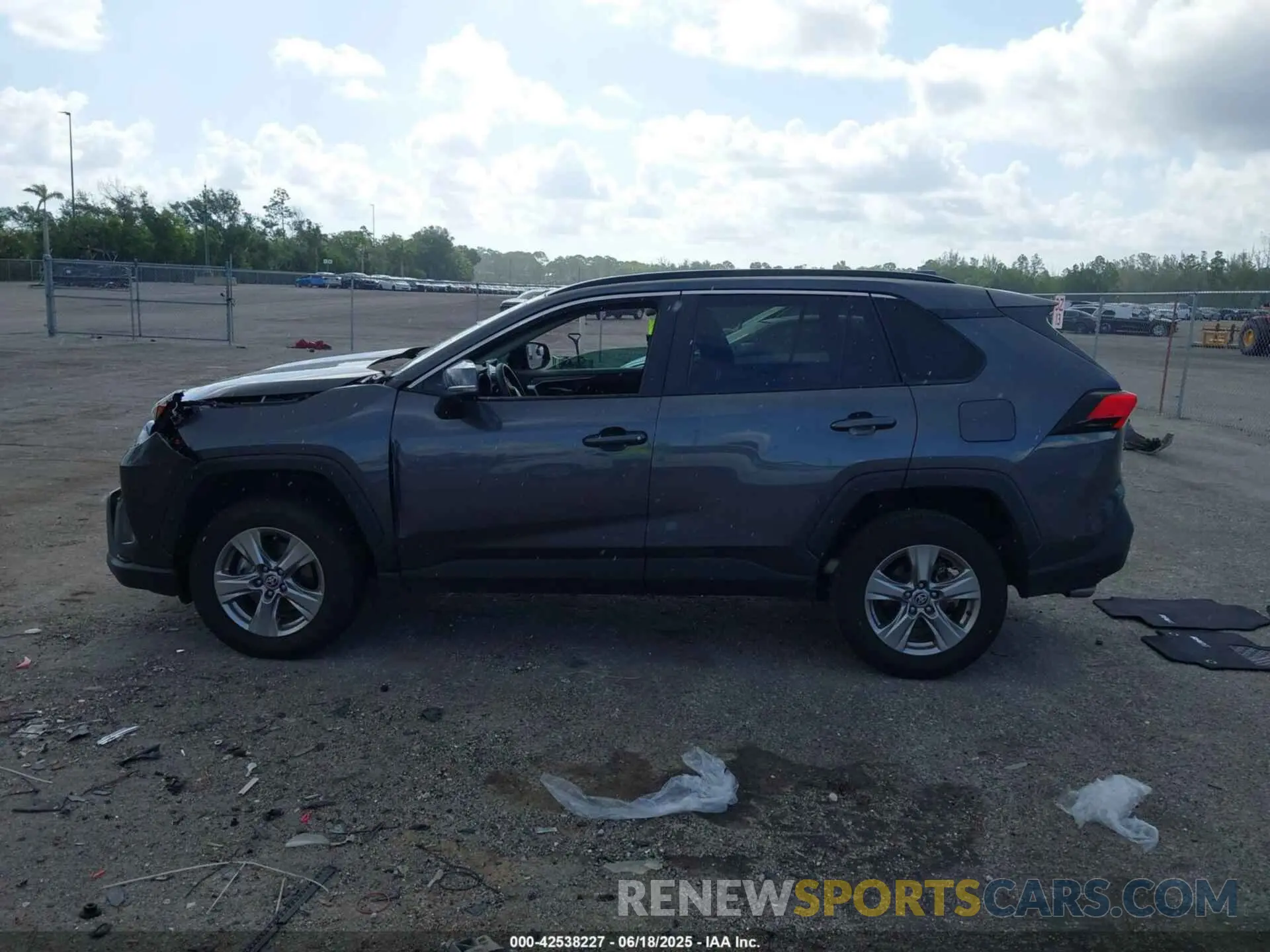 14 fotografías del automóvil dañado 2T3W1RFVXPW282460 TOYOTA RAV4 2023