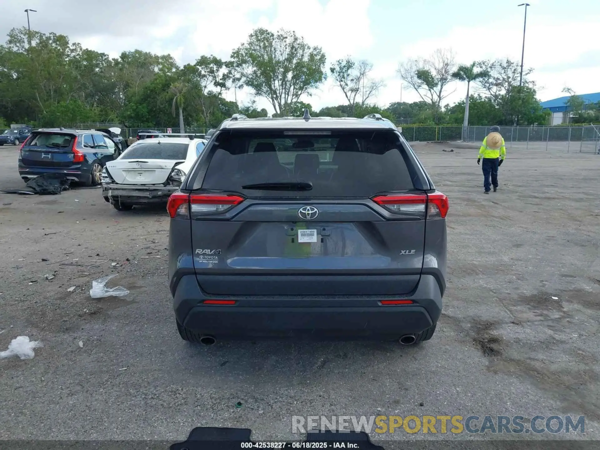 16 fotografías del automóvil dañado 2T3W1RFVXPW282460 TOYOTA RAV4 2023
