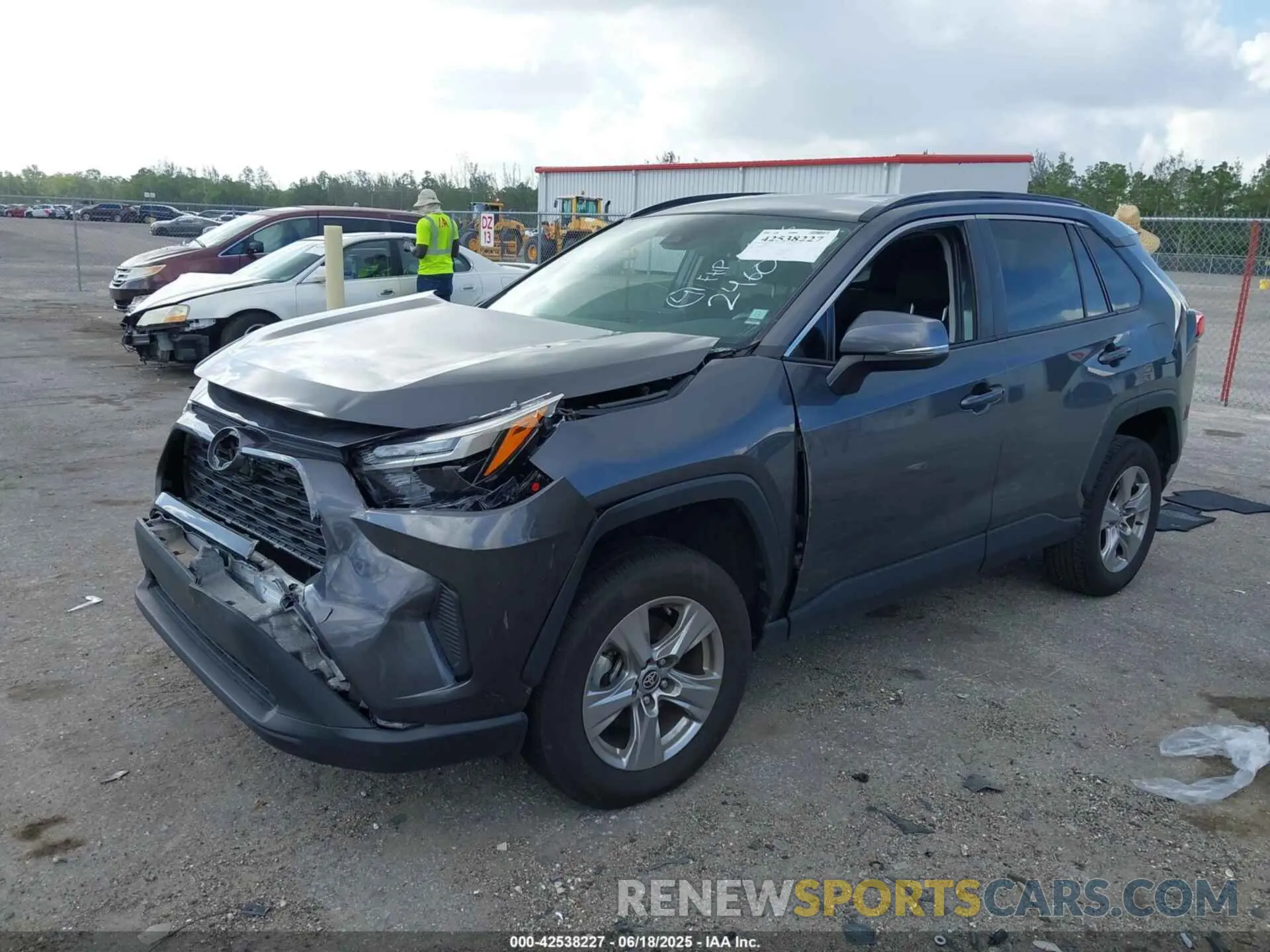 2 fotografías del automóvil dañado 2T3W1RFVXPW282460 TOYOTA RAV4 2023
