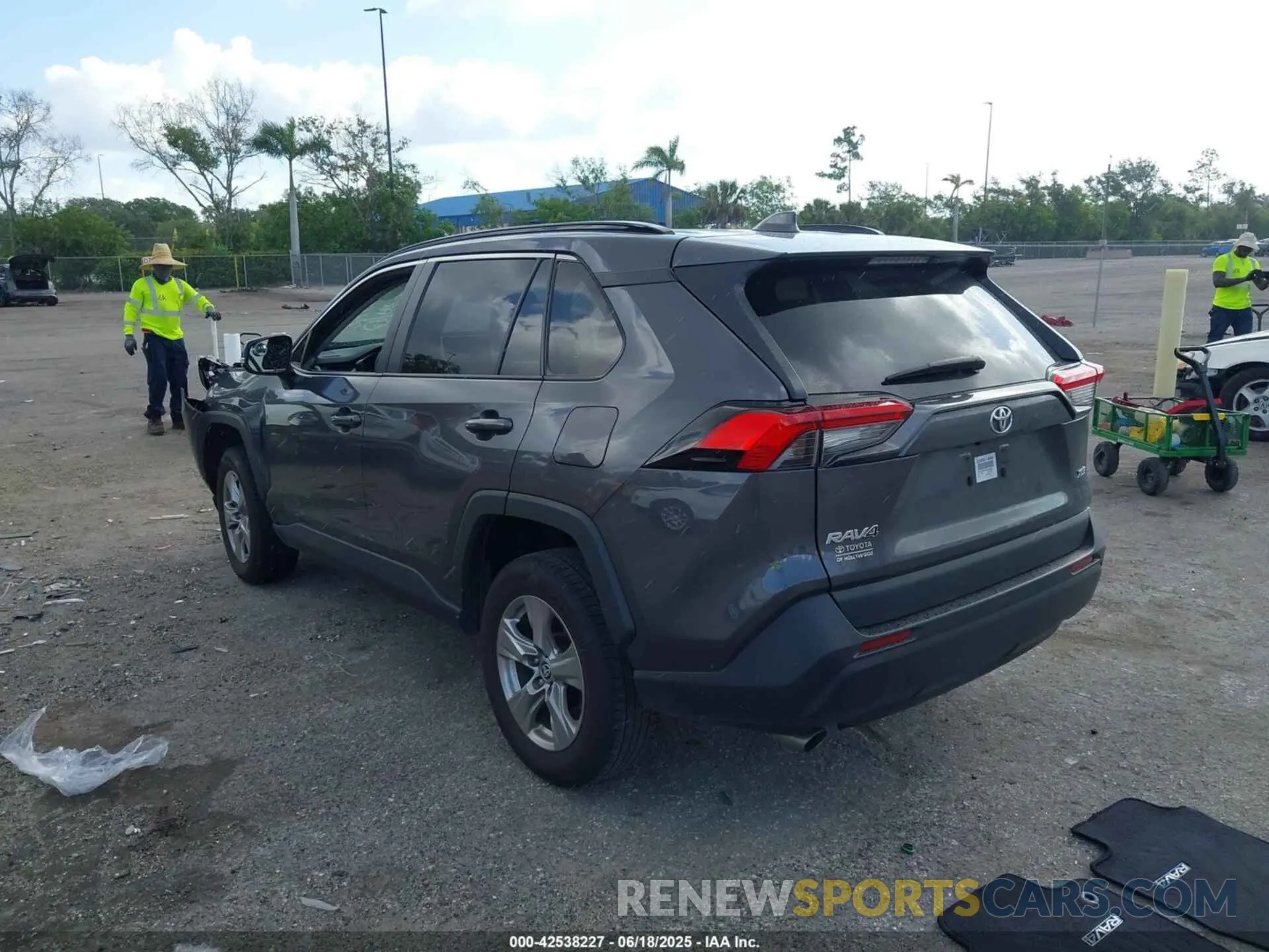 3 fotografías del automóvil dañado 2T3W1RFVXPW282460 TOYOTA RAV4 2023