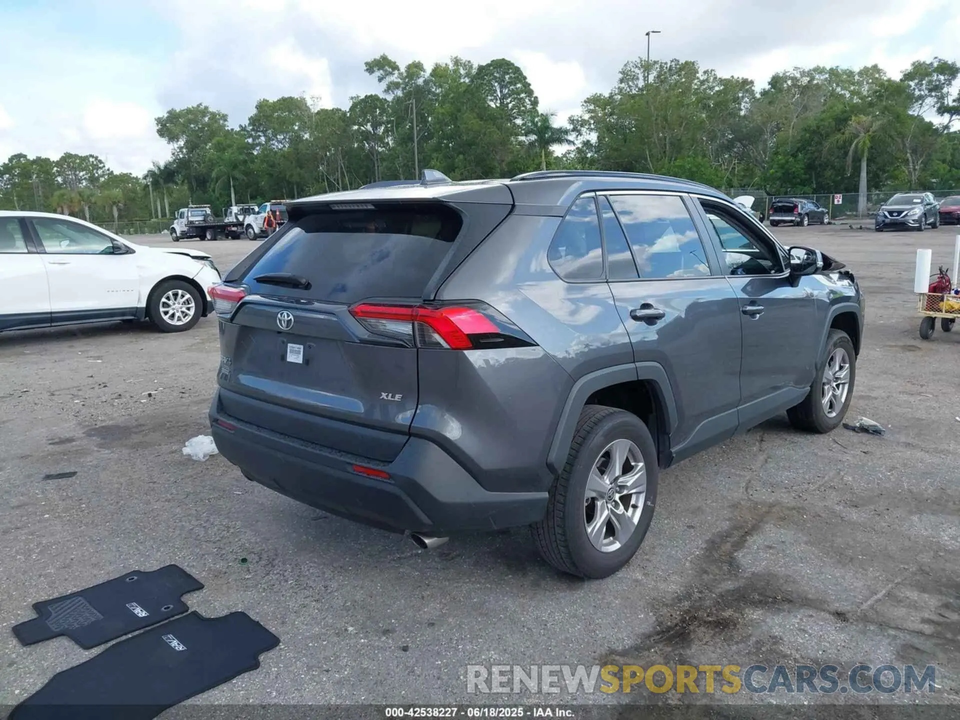 4 fotografías del automóvil dañado 2T3W1RFVXPW282460 TOYOTA RAV4 2023