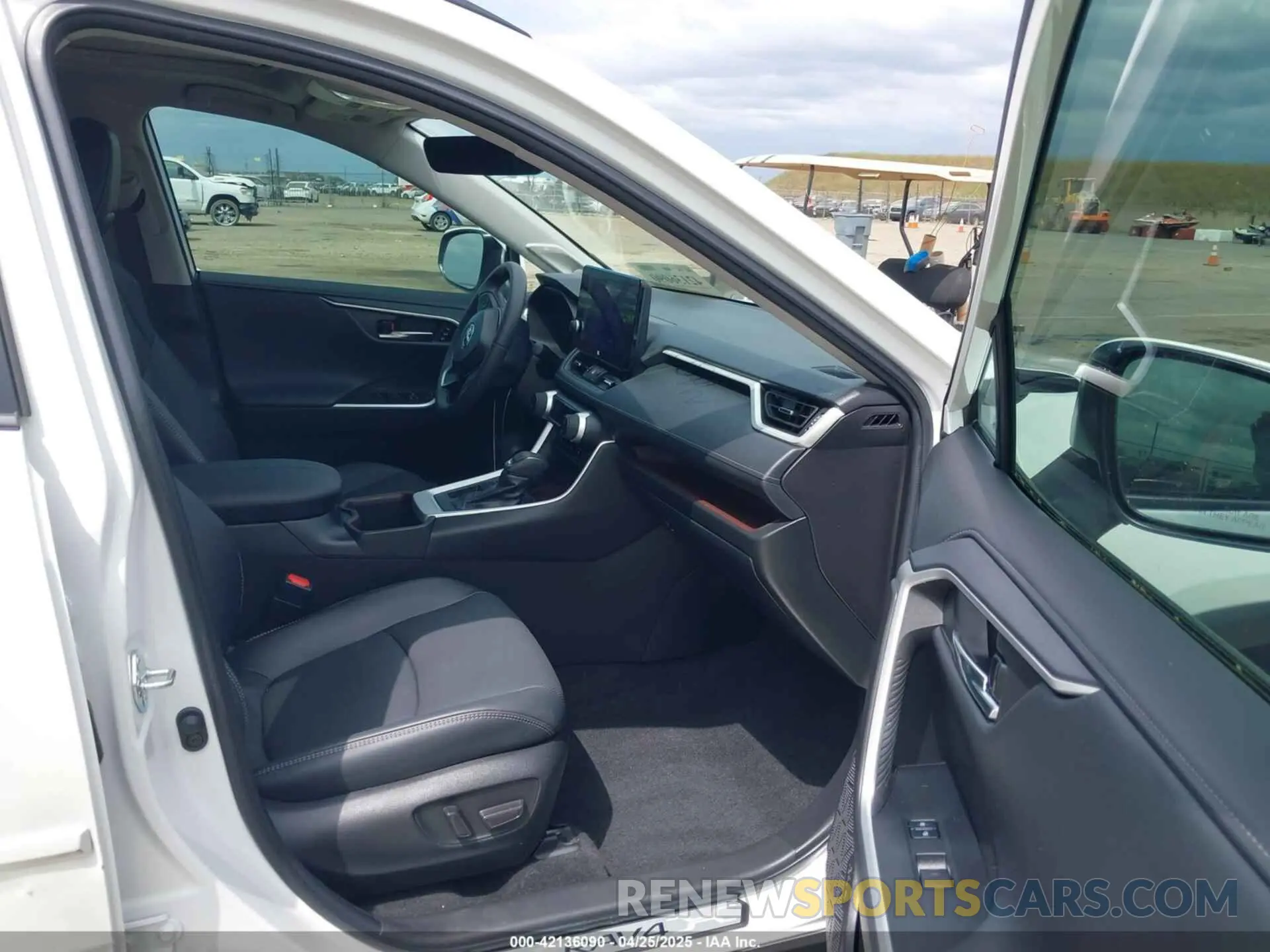 5 fotografías del automóvil dañado 2T3Y1RFV5PW250069 TOYOTA RAV4 2023