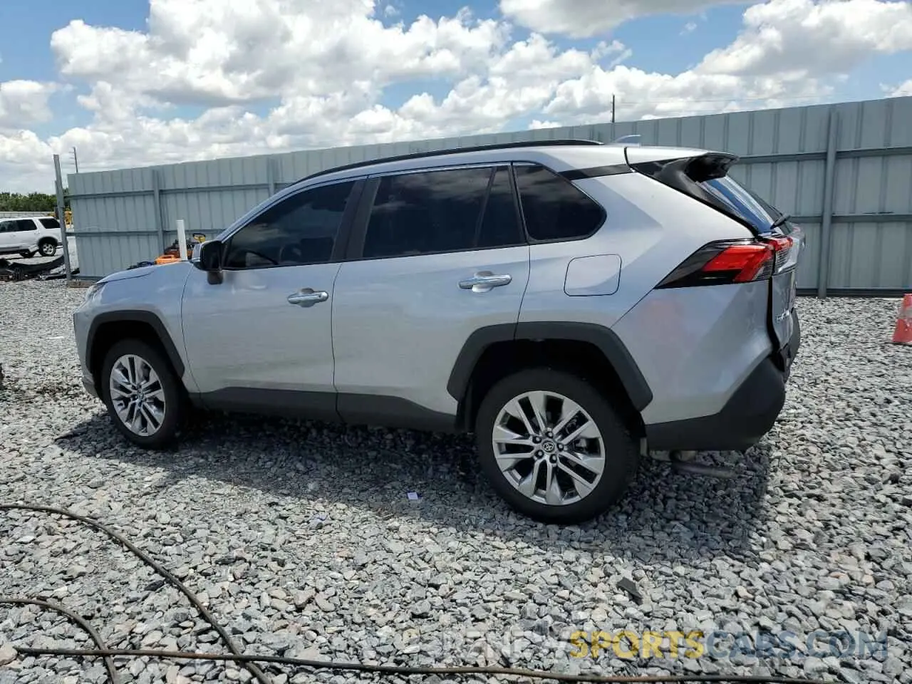 2 fotografías del automóvil dañado 2T3Y1RFV8PC244946 TOYOTA RAV4 2023