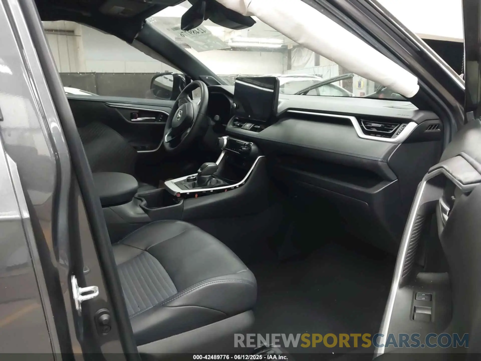 5 fotografías del automóvil dañado 4T3E6RFV8PU107041 TOYOTA RAV4 2023