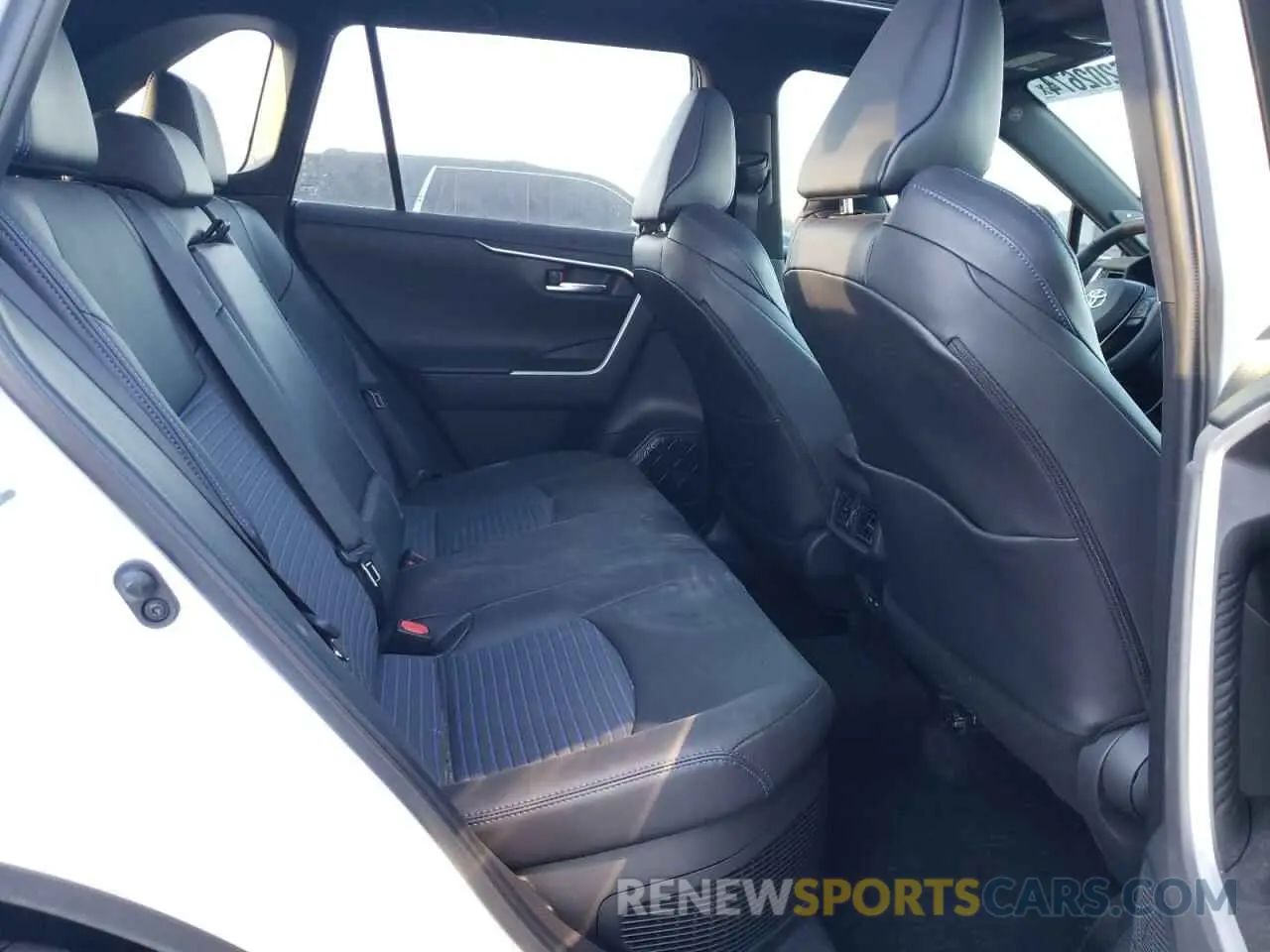 10 fotografías del automóvil dañado 4T3E6RFVXPU129929 TOYOTA RAV4 2023