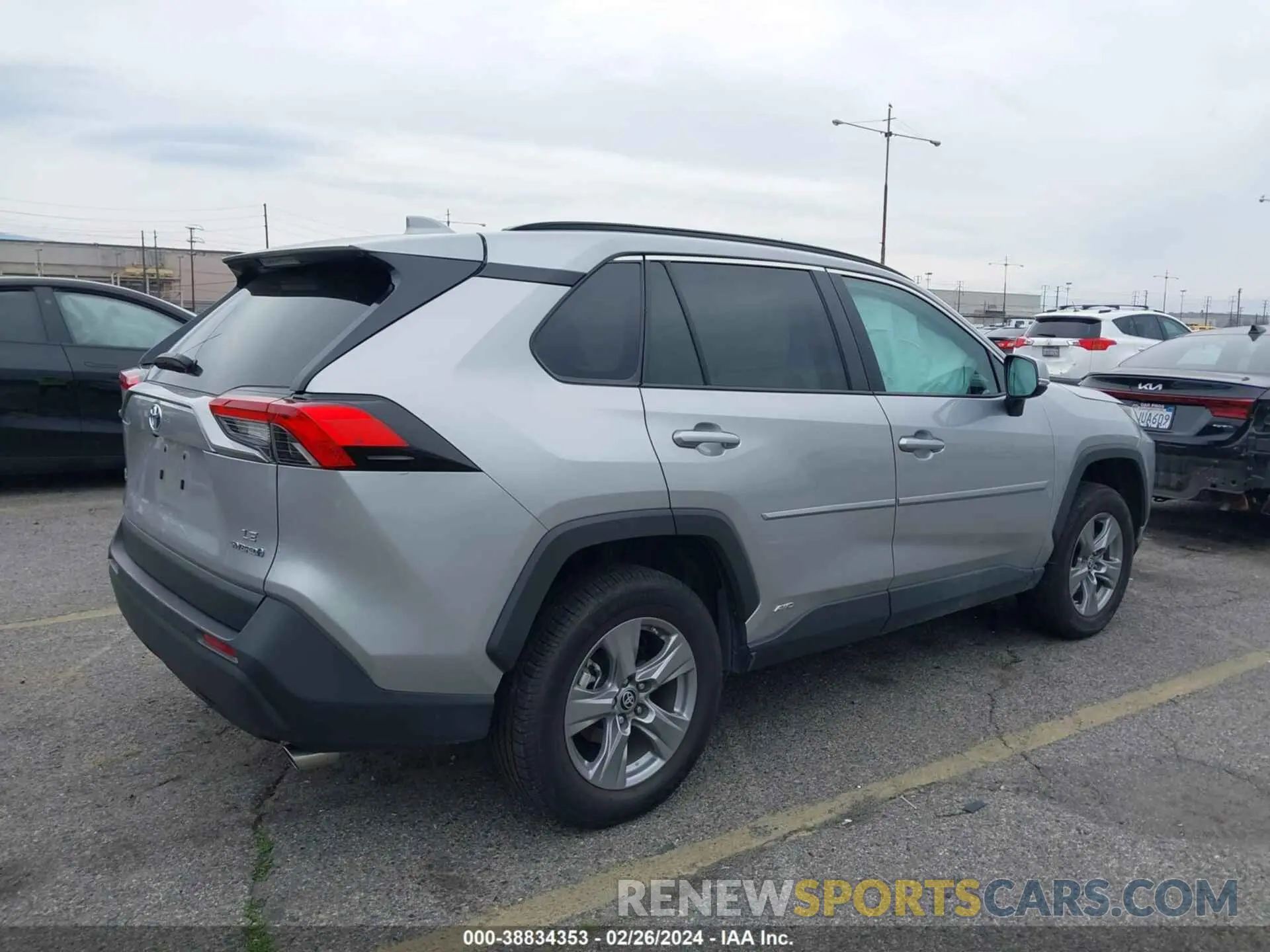 4 fotografías del automóvil dañado 4T3MWRFV6PU085617 TOYOTA RAV4 2023
