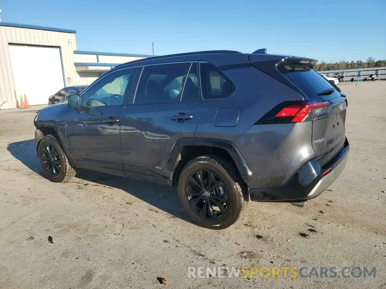 2 fotografías del automóvil dañado 4T3T6RFV3PU136776 TOYOTA RAV4 2023
