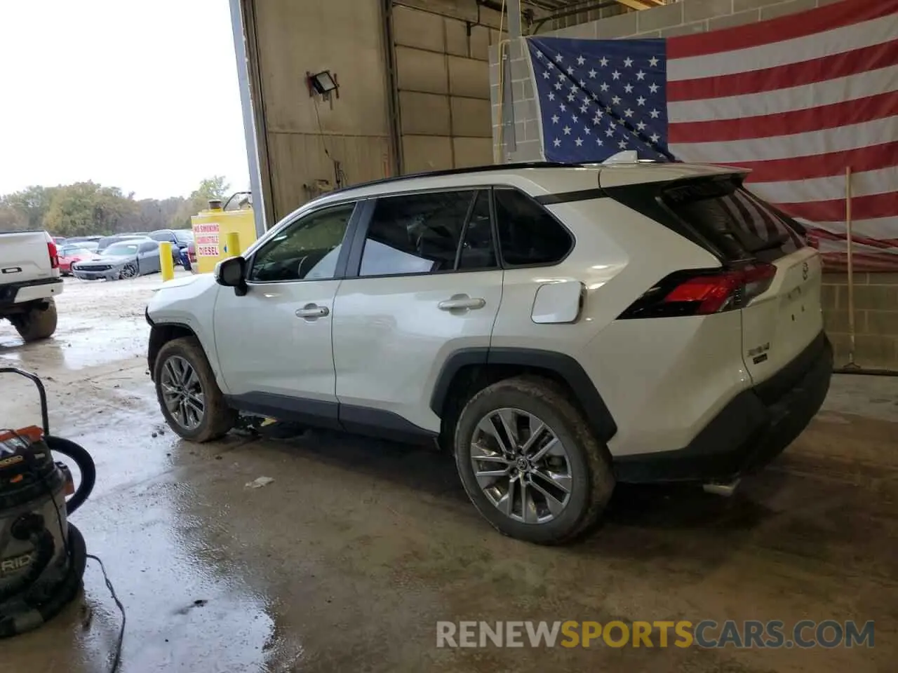 2 fotografías del automóvil dañado JTMA1RFV3PD093611 TOYOTA RAV4 2023