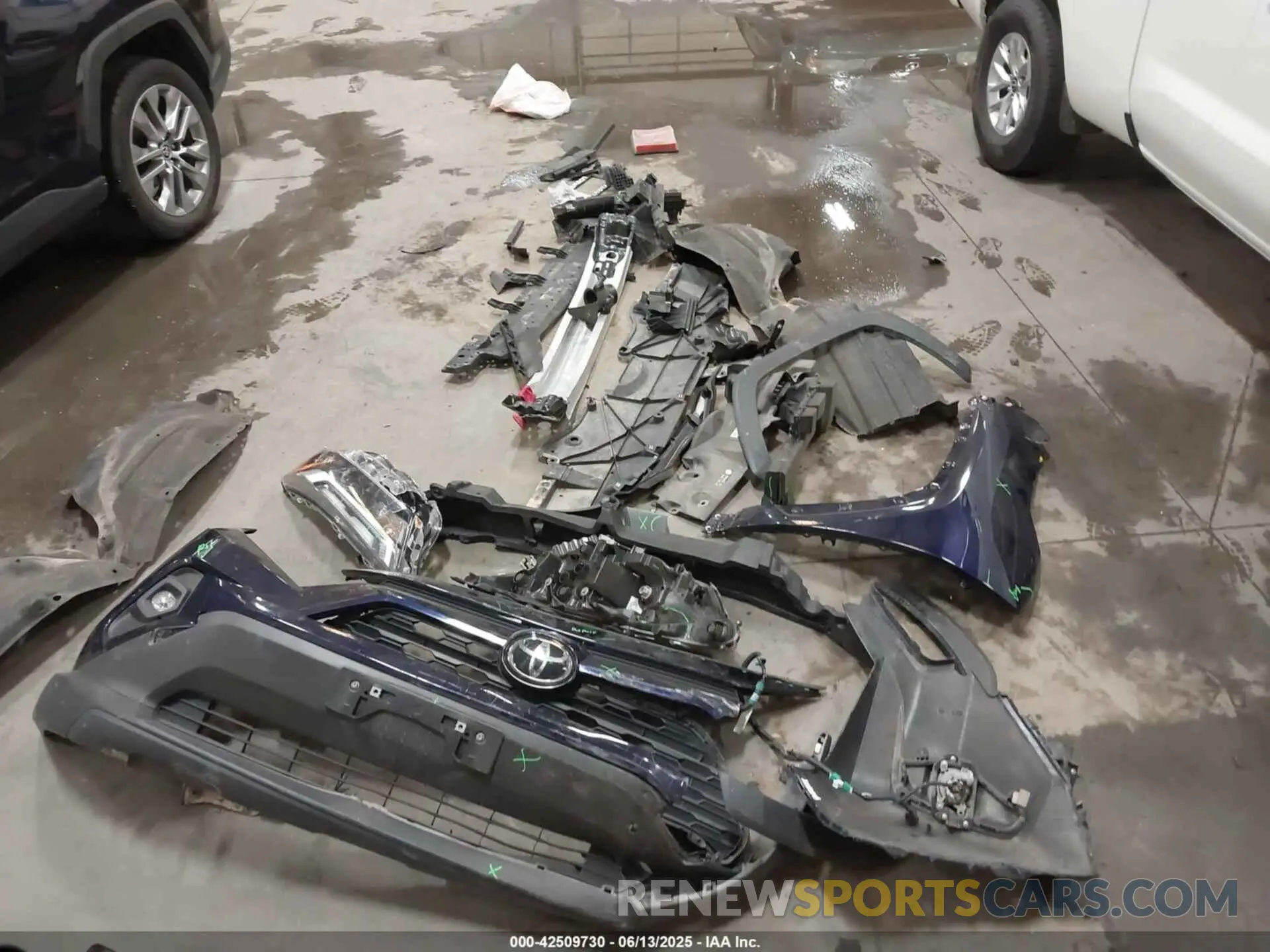 12 fotografías del automóvil dañado JTMA1RFV7PD097029 TOYOTA RAV4 2023