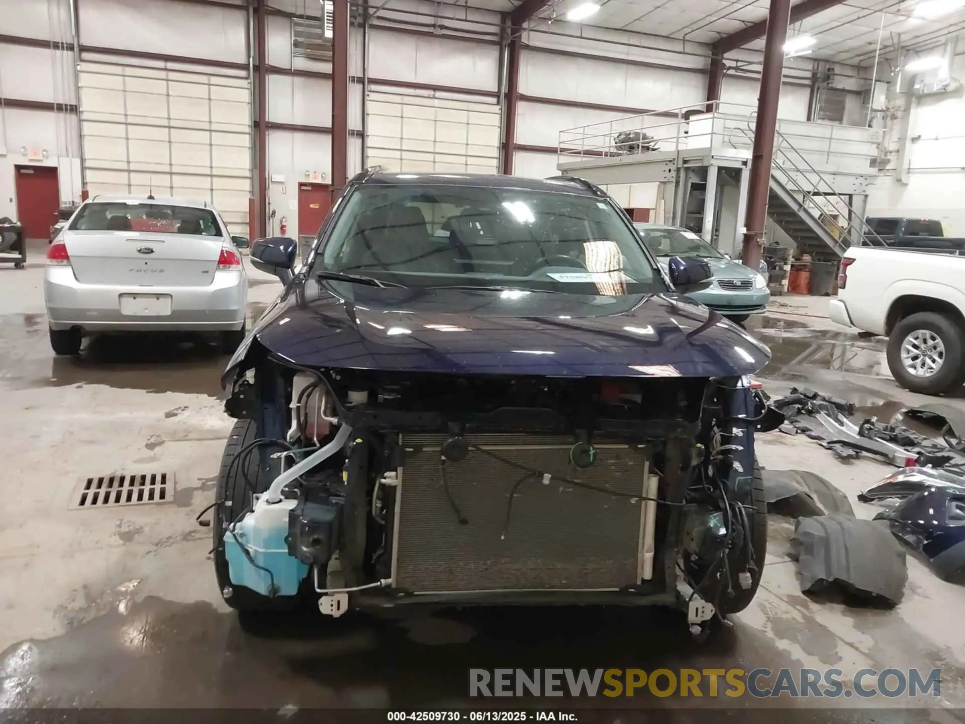 13 fotografías del automóvil dañado JTMA1RFV7PD097029 TOYOTA RAV4 2023