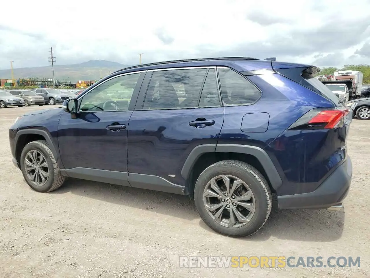 2 fotografías del automóvil dañado JTMB6RFV1PD100836 TOYOTA RAV4 2023